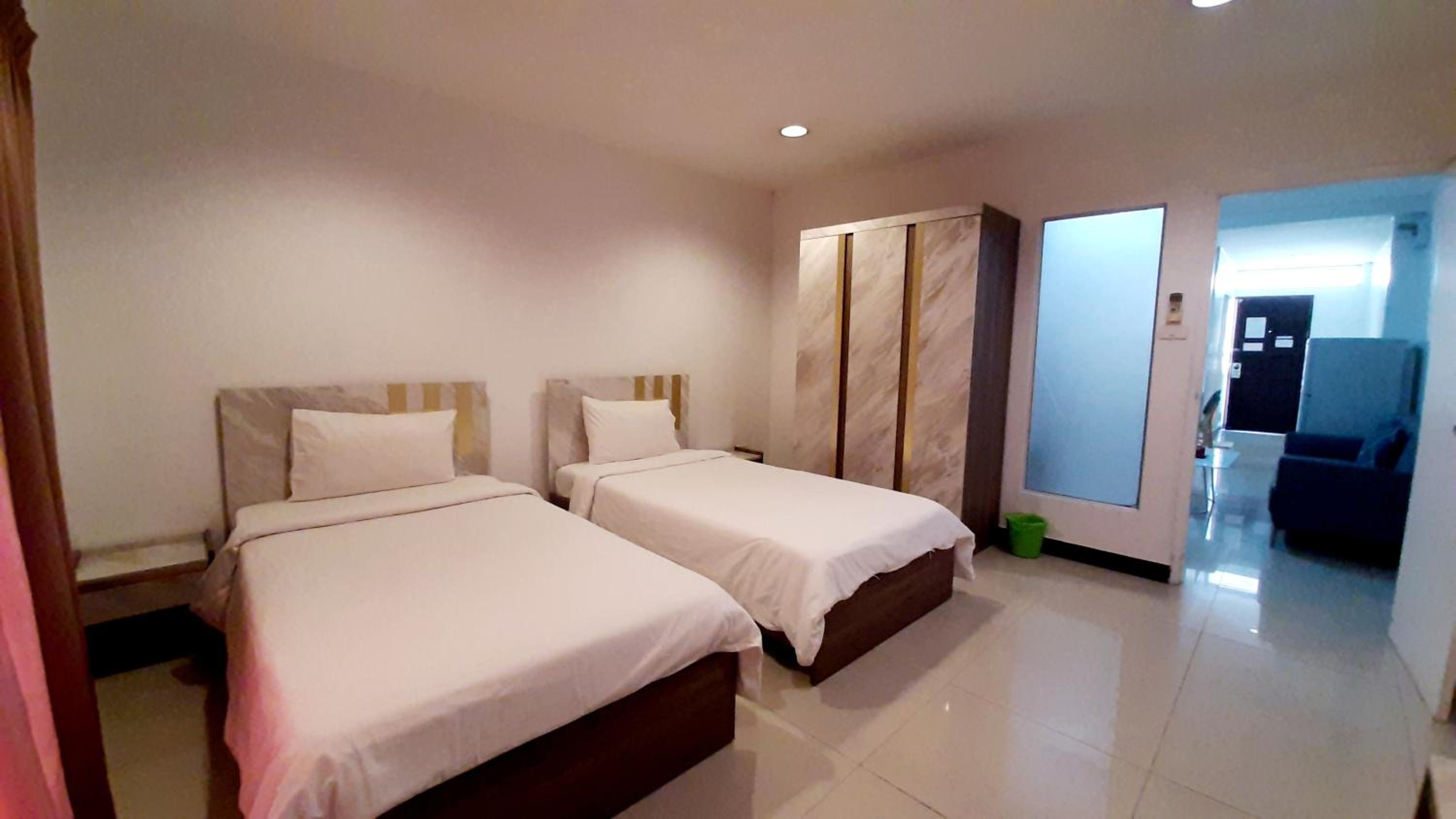 One-Bedroom Apartment - Annex photo 1
