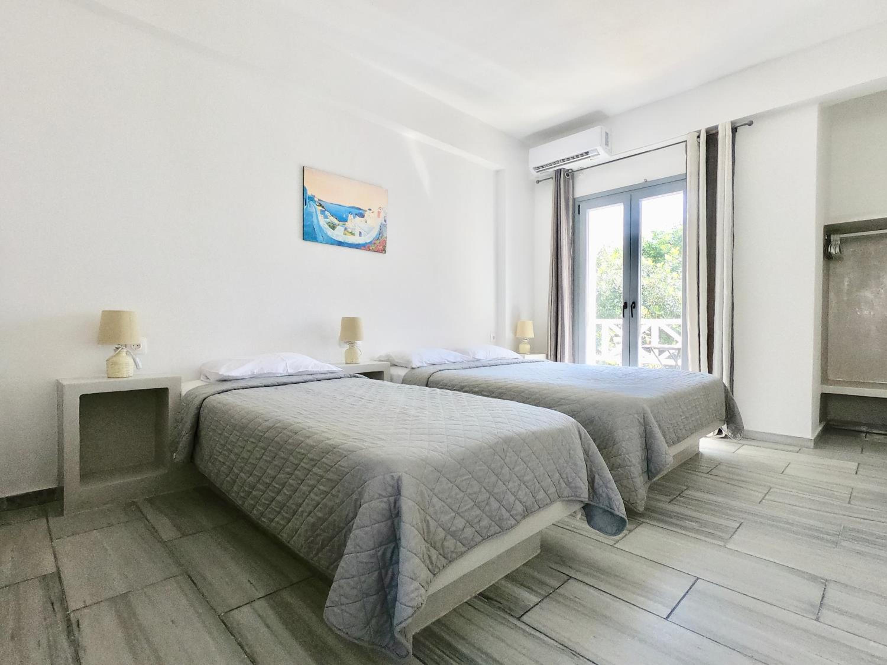 Standard Triple Room with Pool View - Photo 1