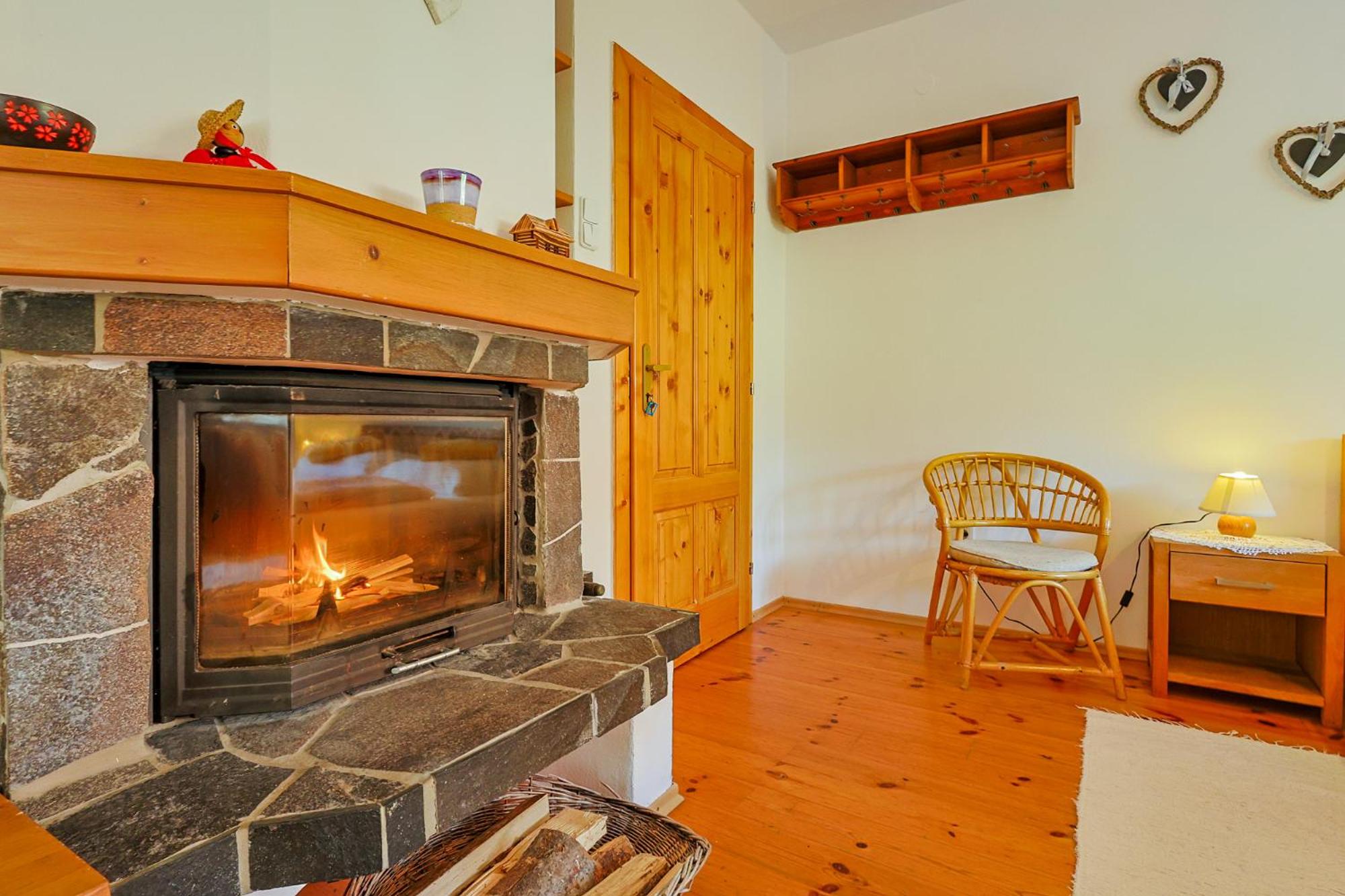Apartment with Mountain View - Photo 11
