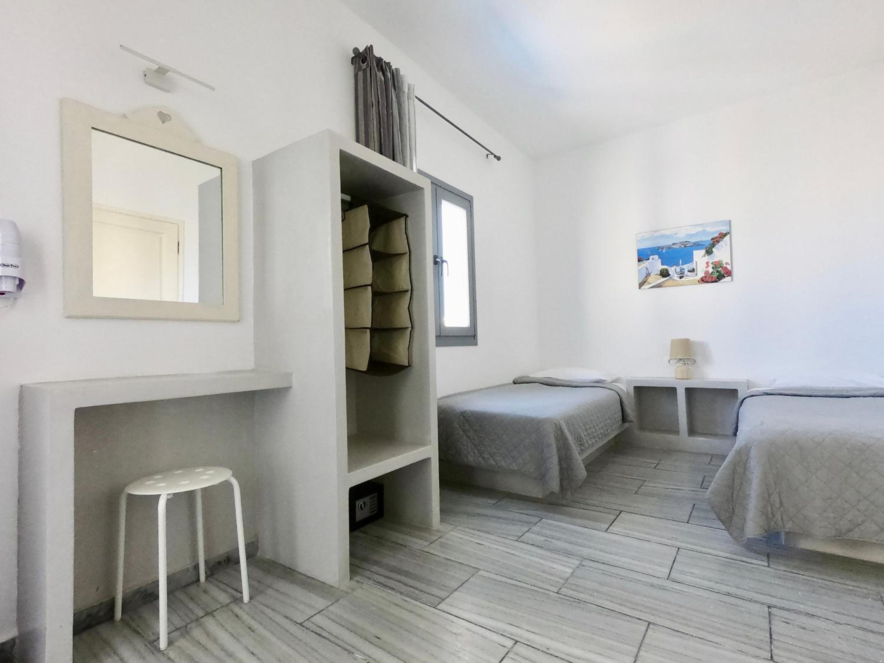 Standard Twin Room with Pool View - Photo 1