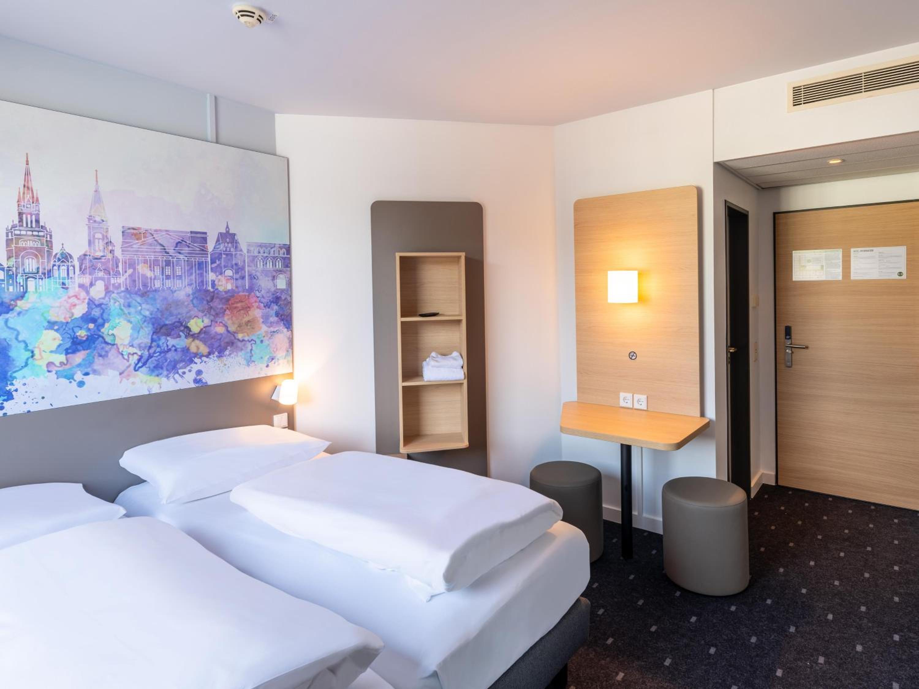 Twin Room - Photo 2