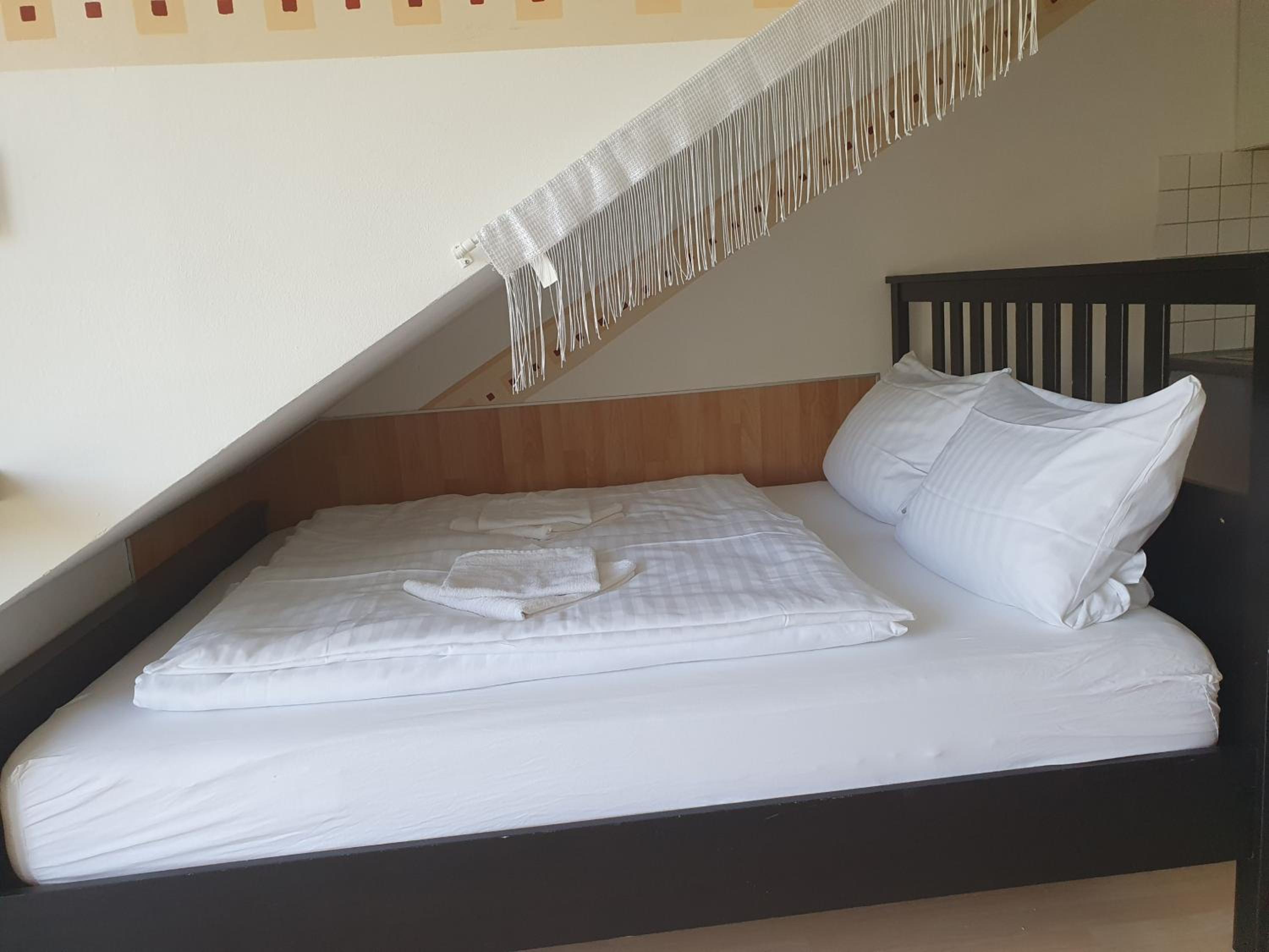 Queen Room with Balcony photo 3