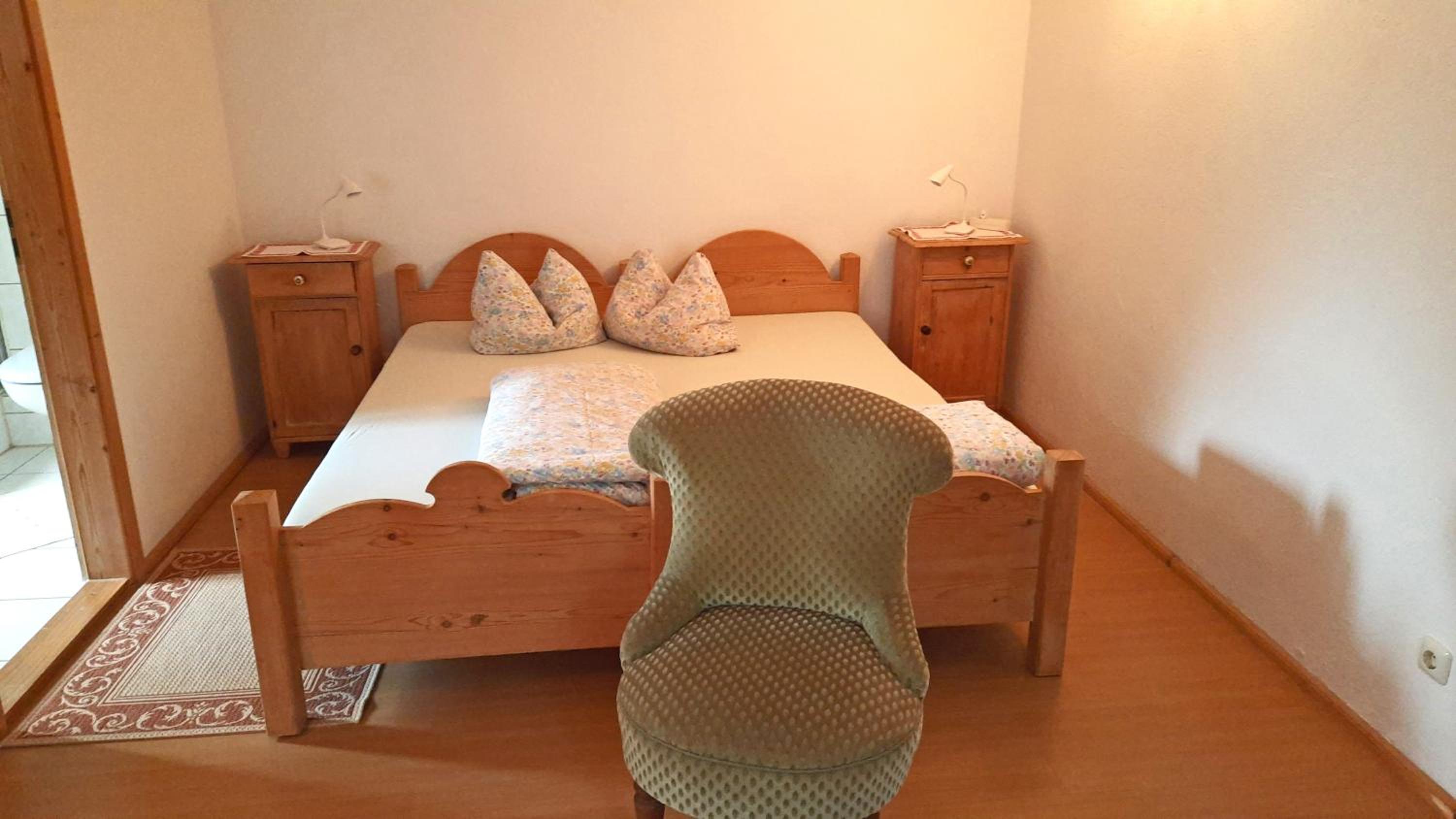Budget Double Room photo 3