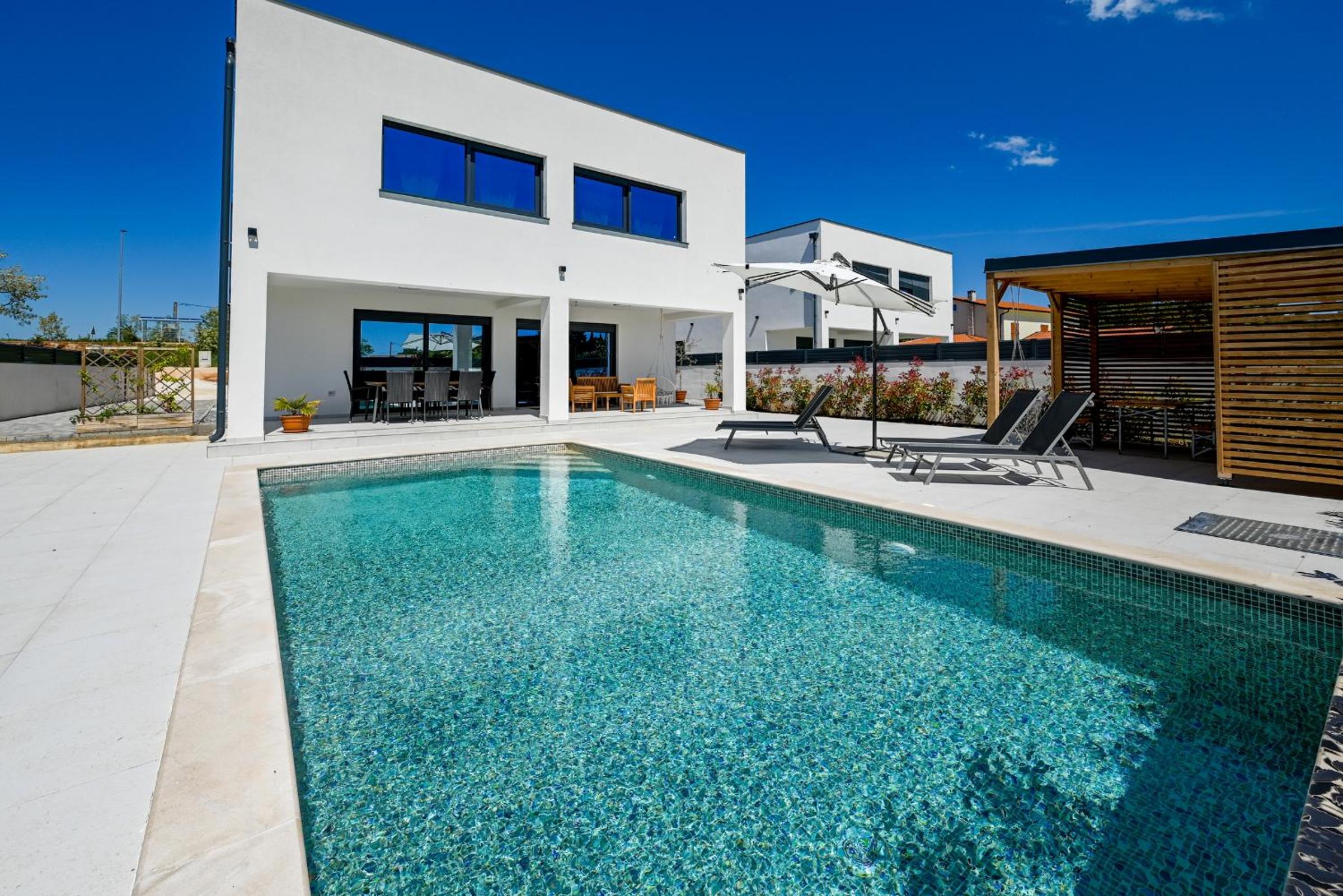 4 bedrooms Villa photo 2