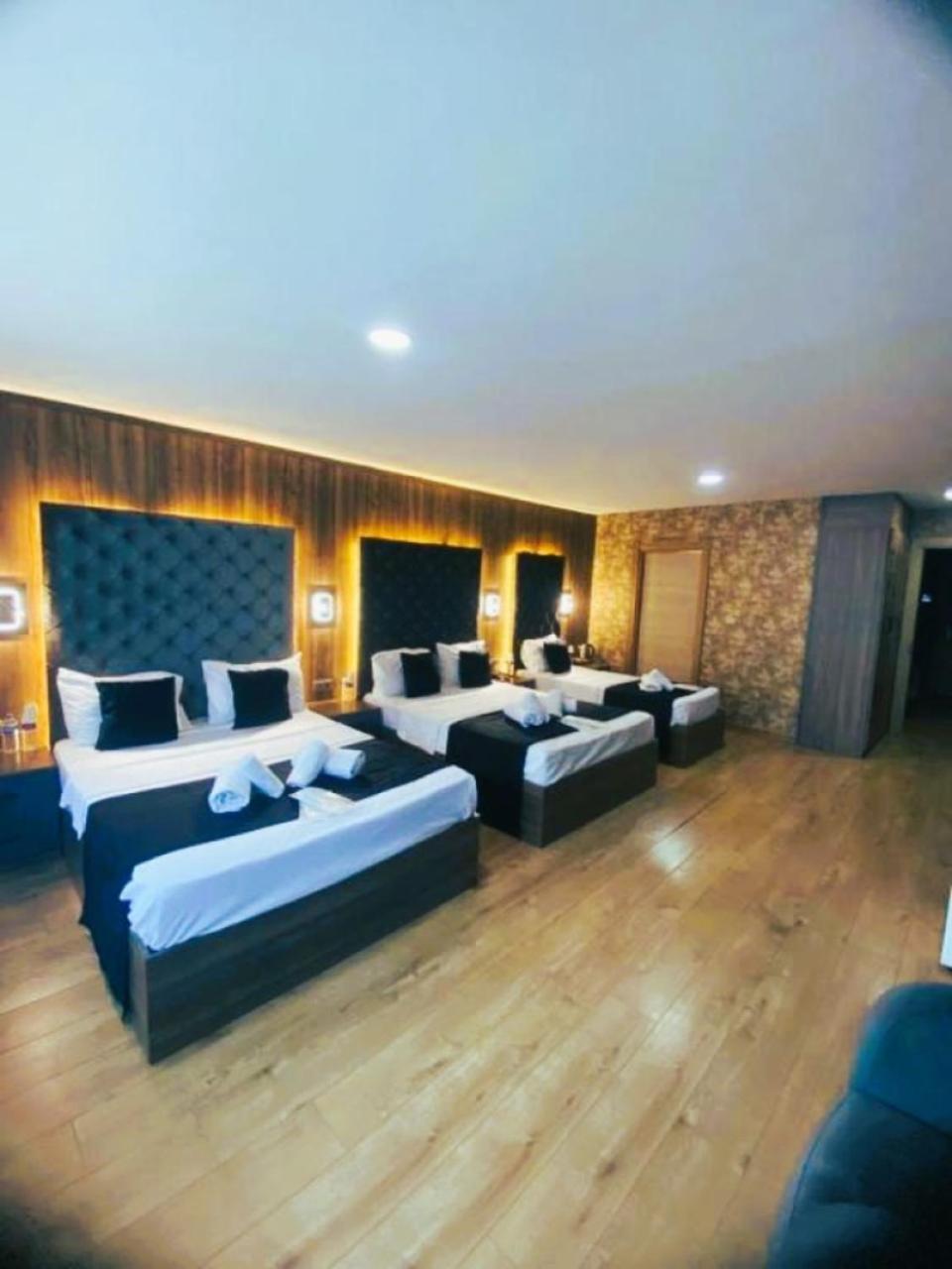 Deluxe Triple Room photo 2