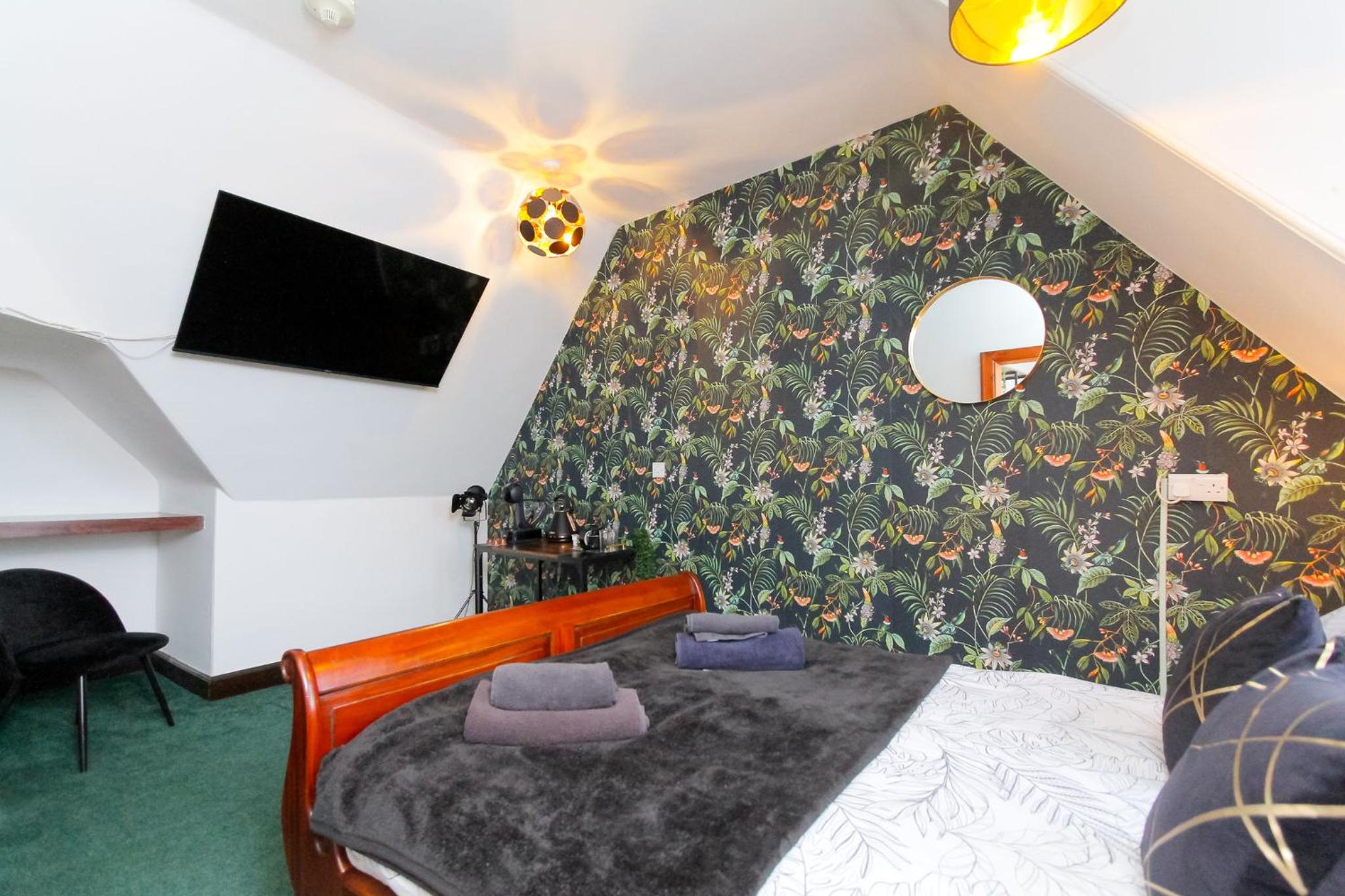 Family Room with Shower - Photo 7