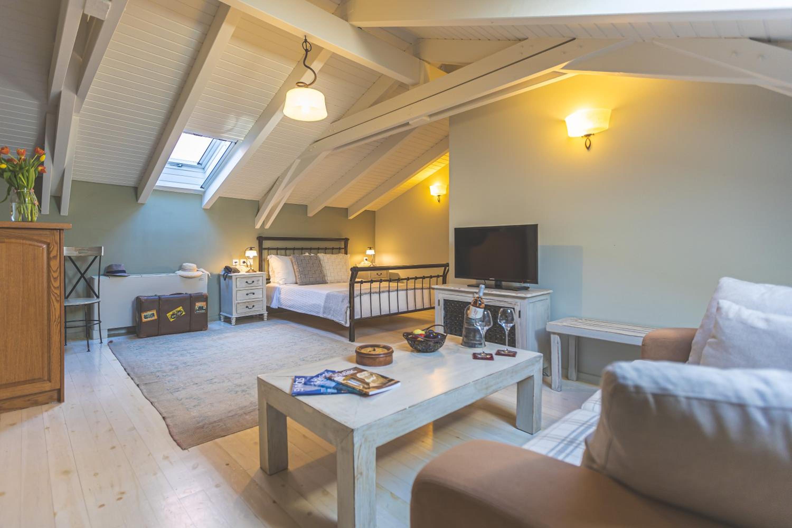 Deluxe Family Suite photo 3