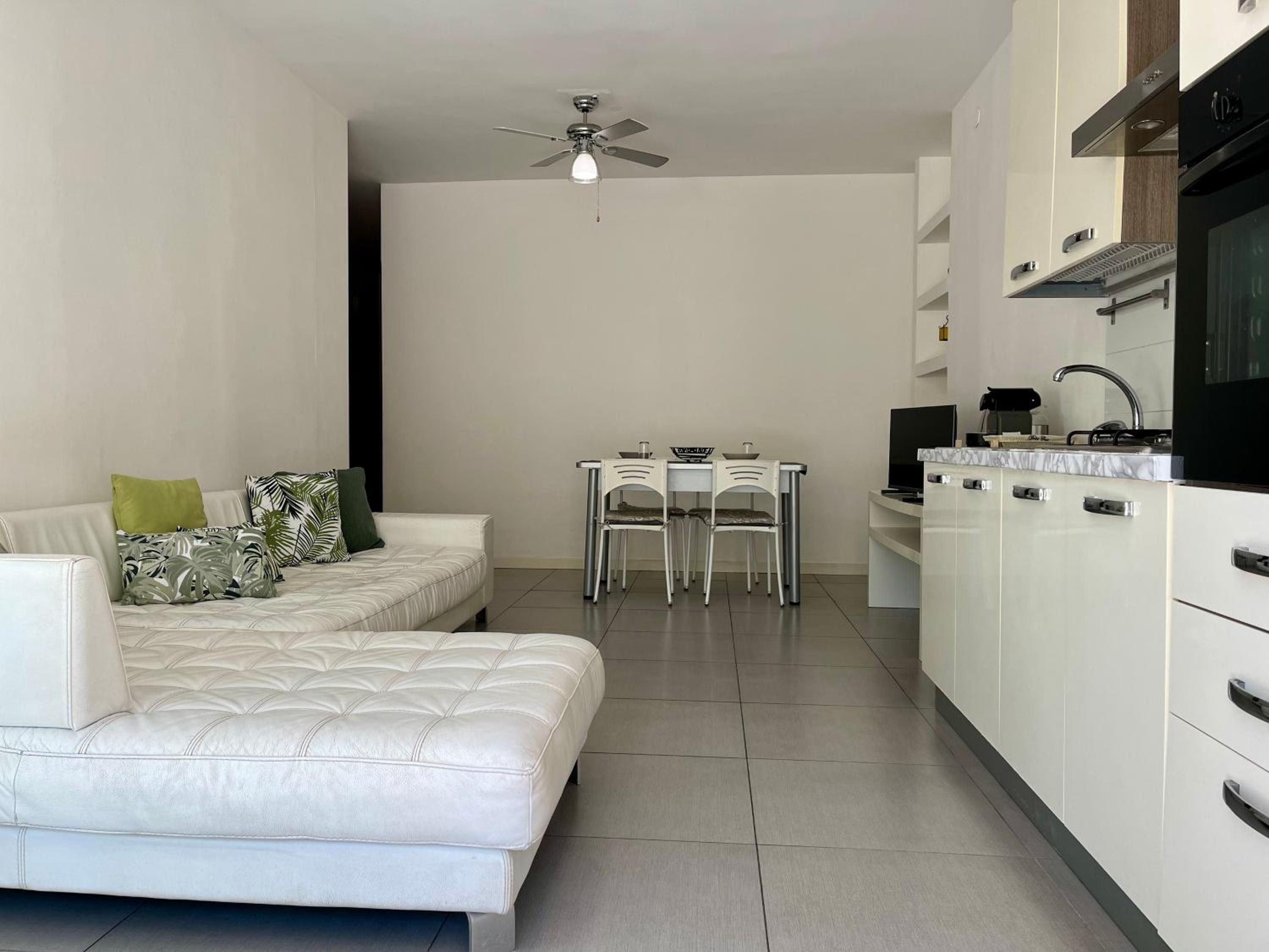 One-Bedroom Apartment photo 1