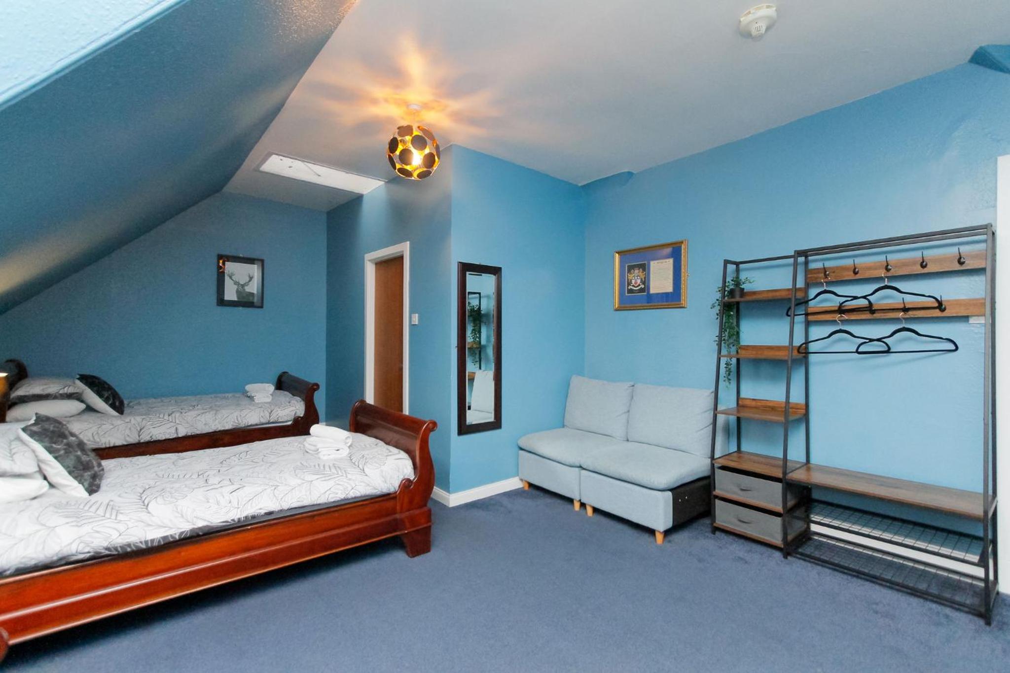 Quadruple Room - Photo 3