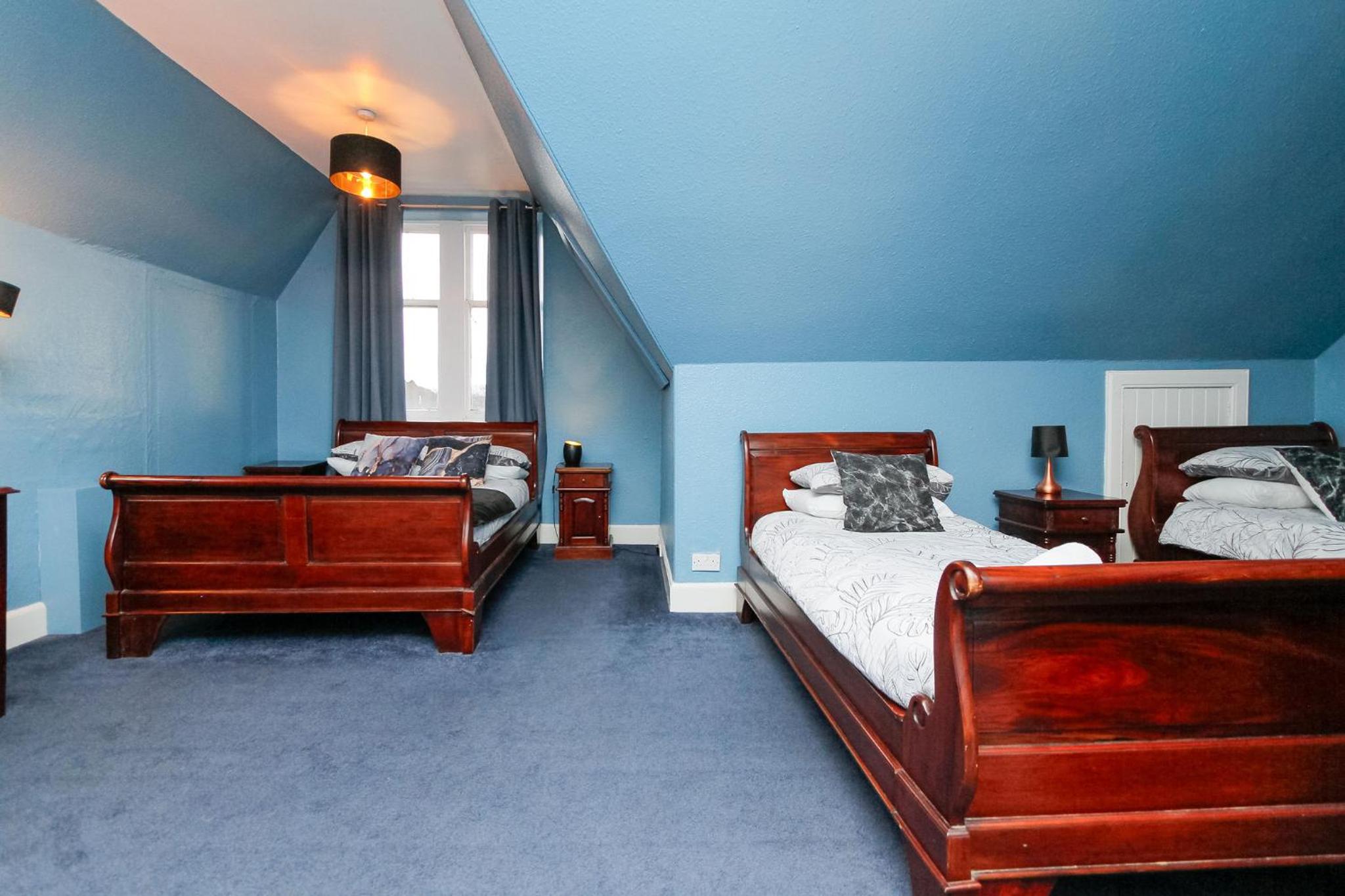 Quadruple Room - Photo 5