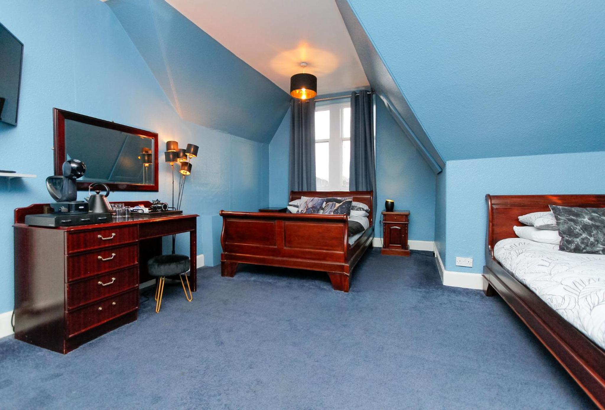 Quadruple Room - Photo 6