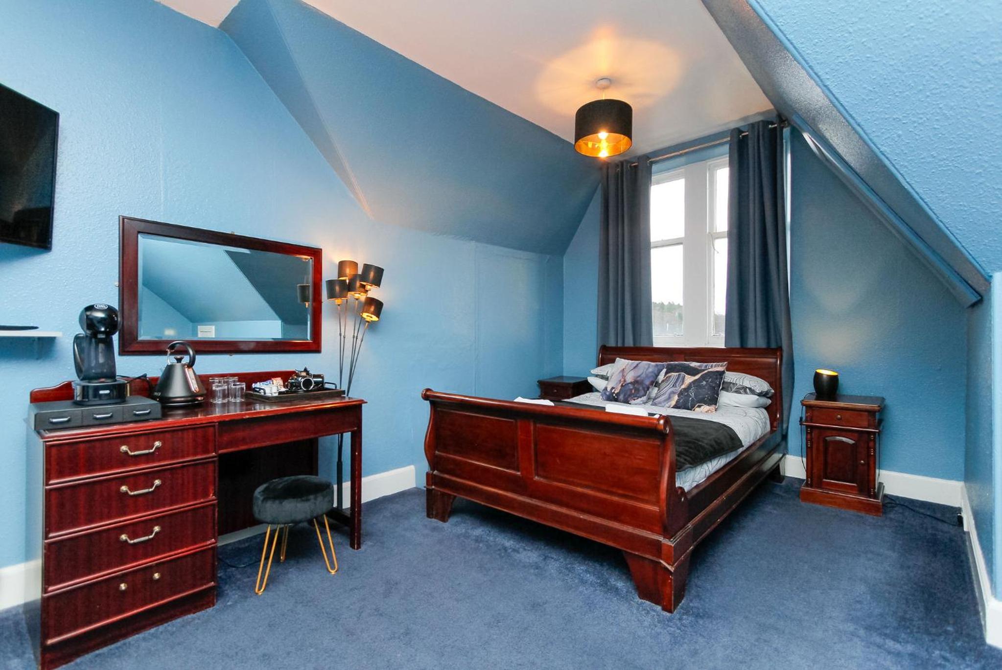 Quadruple Room - Photo 7