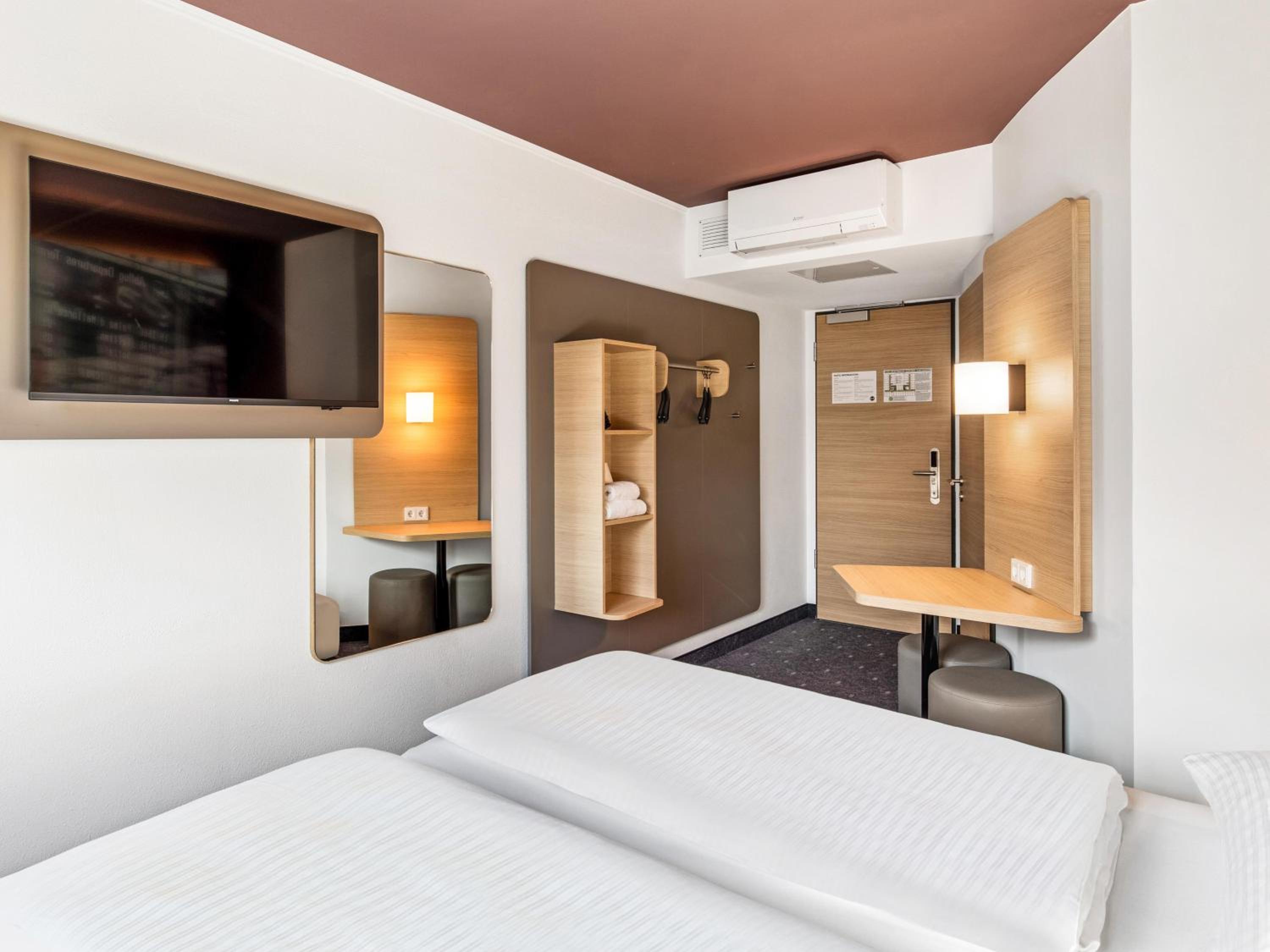 Twin Room - Photo 2