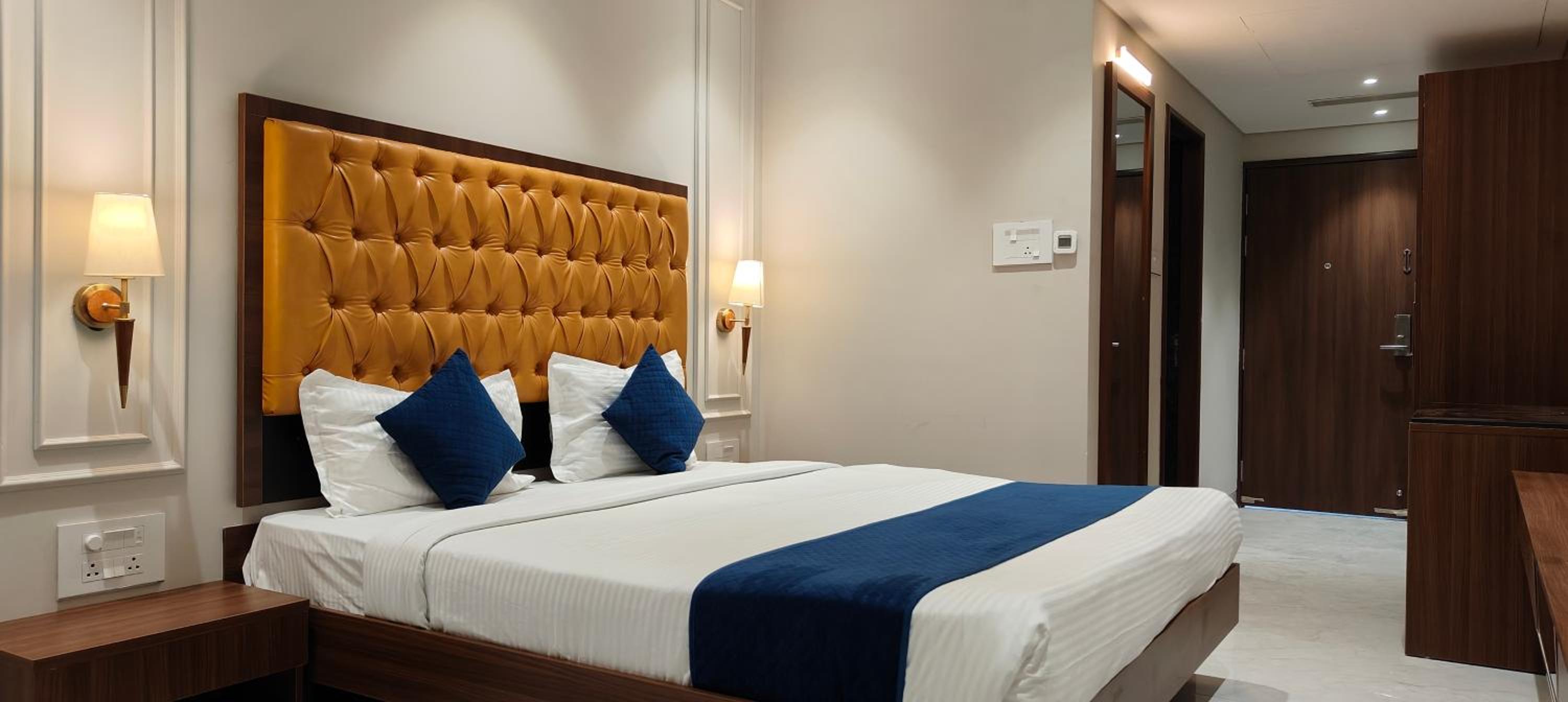 Deluxe Suite 