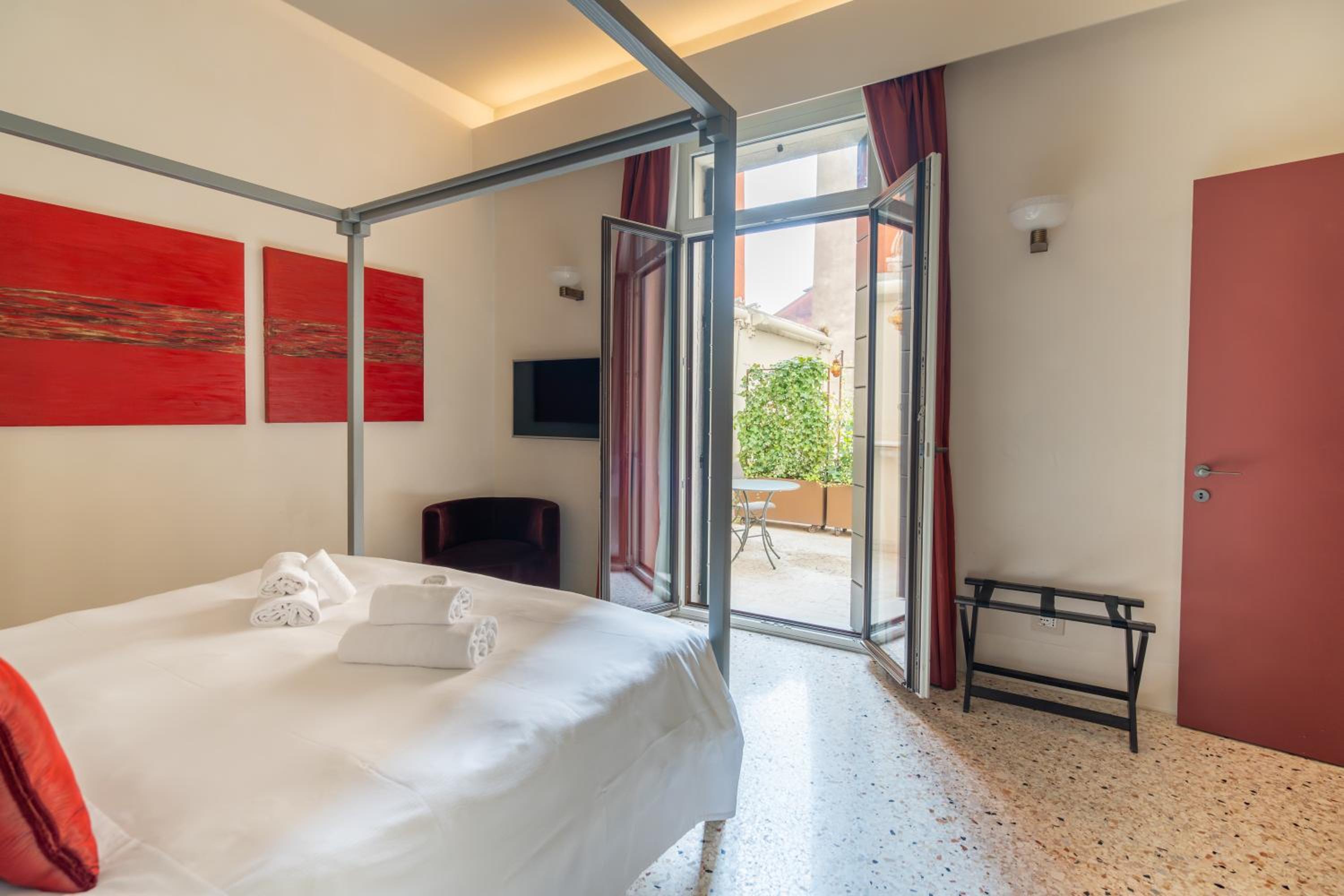 Superior Apartment with Terrace photo 2