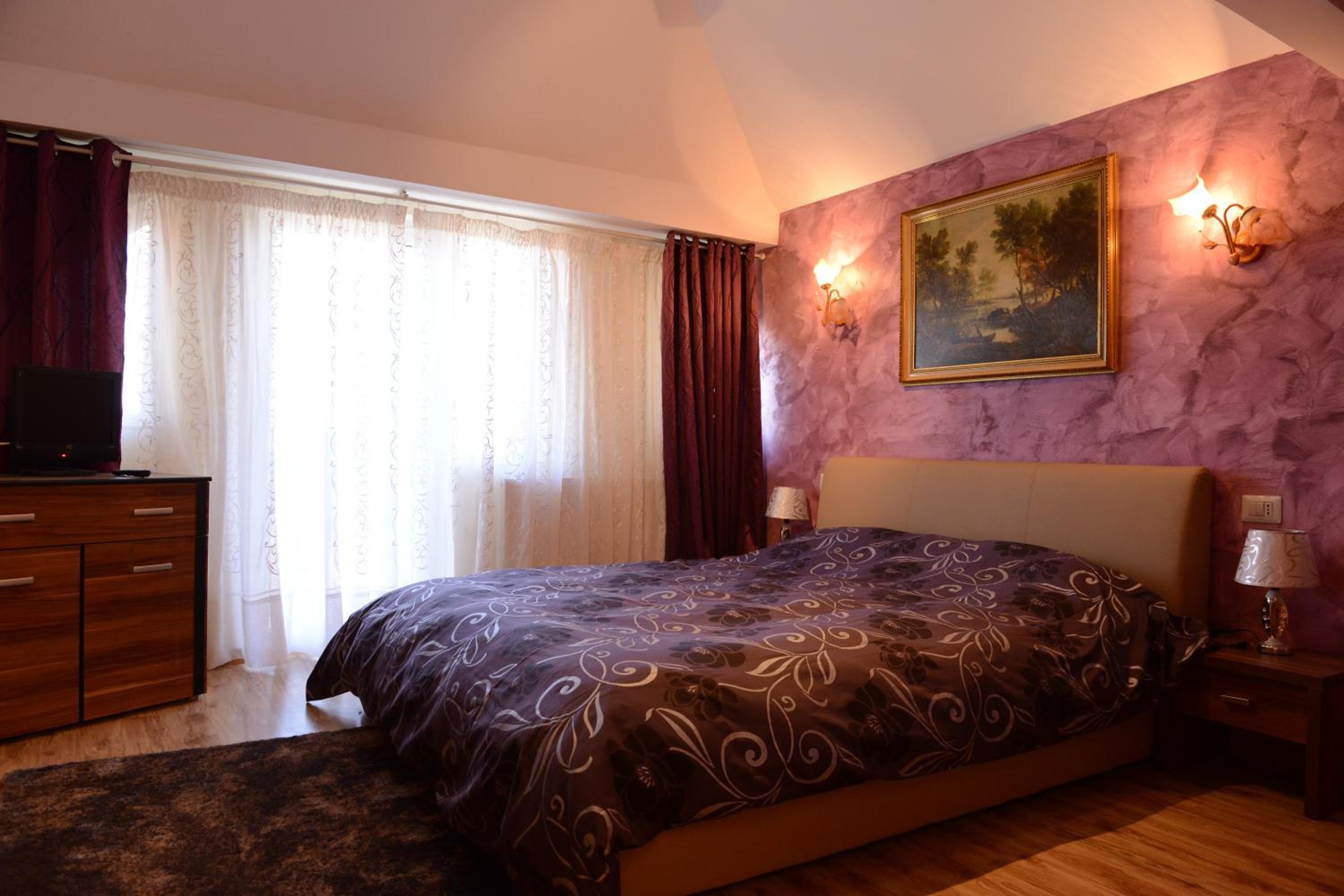 Double Room with Private Bathroom photo 1