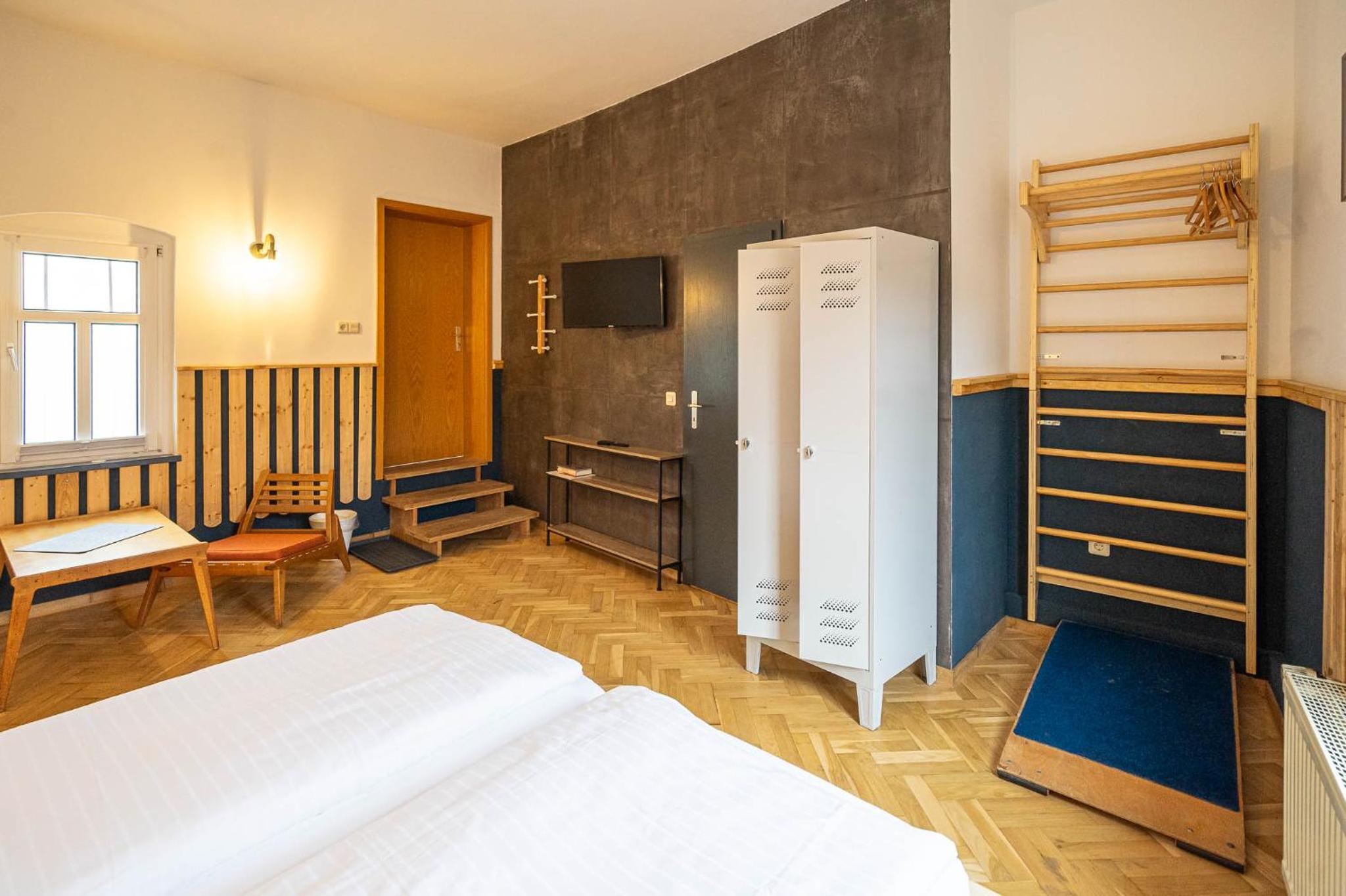 Double Room with Extra Bed photo 2