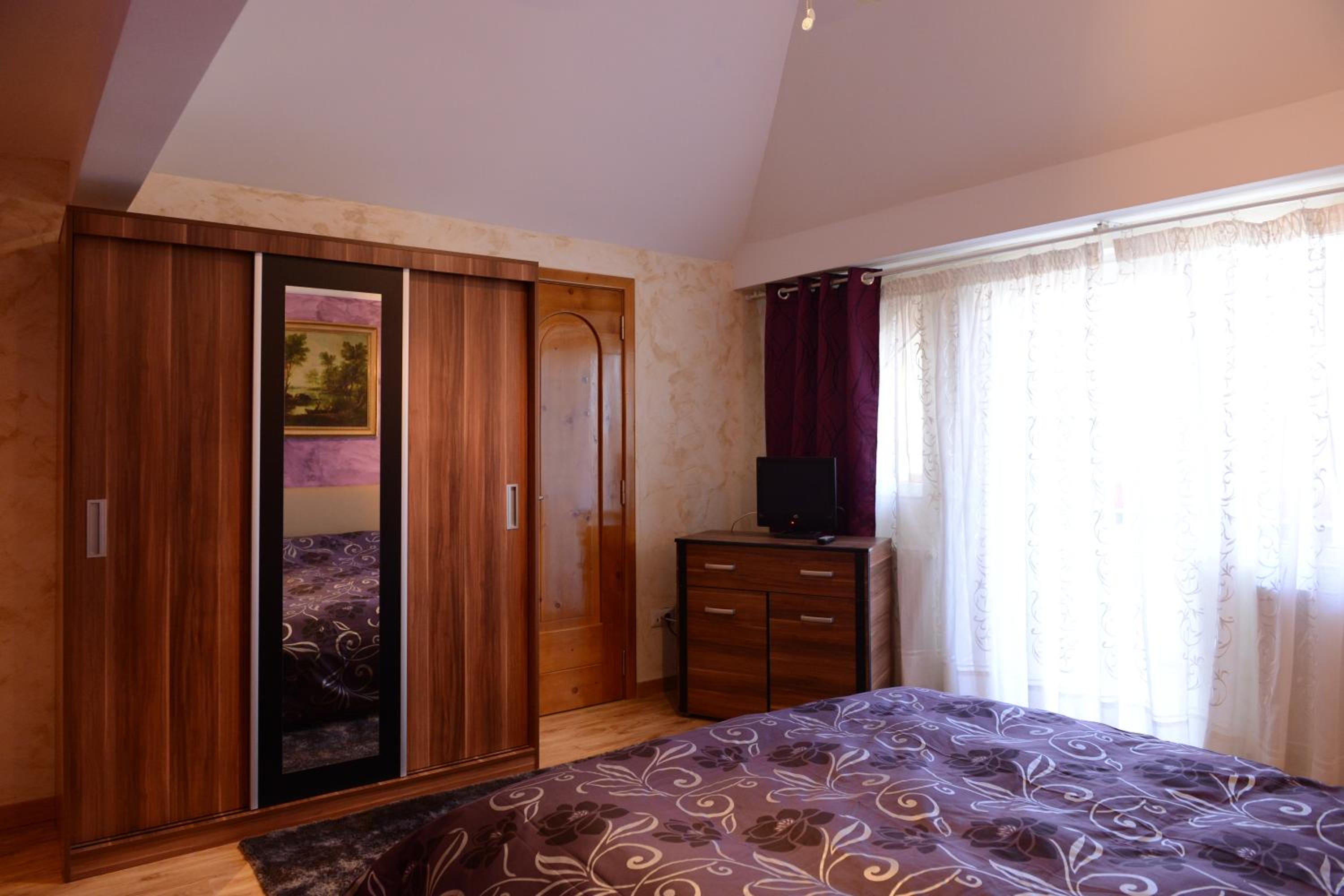 Double Room with Private Bathroom photo 3
