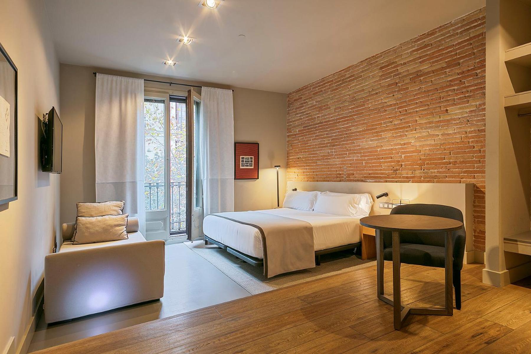 Deluxe Double Room with Extra Bed photo 2