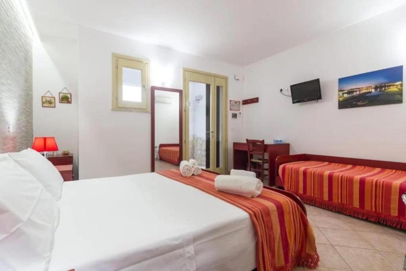Standard Triple Room - Photo 3