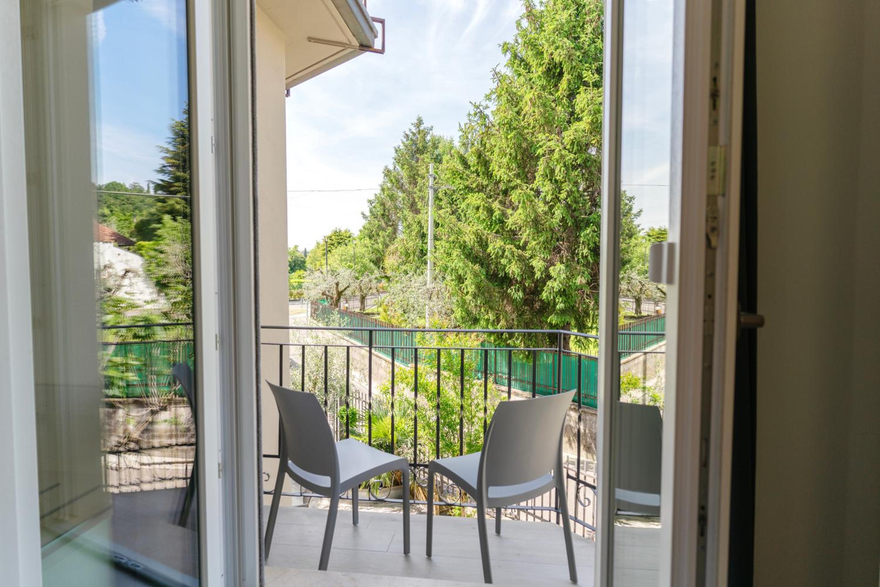 Suite with Pool View photo 3