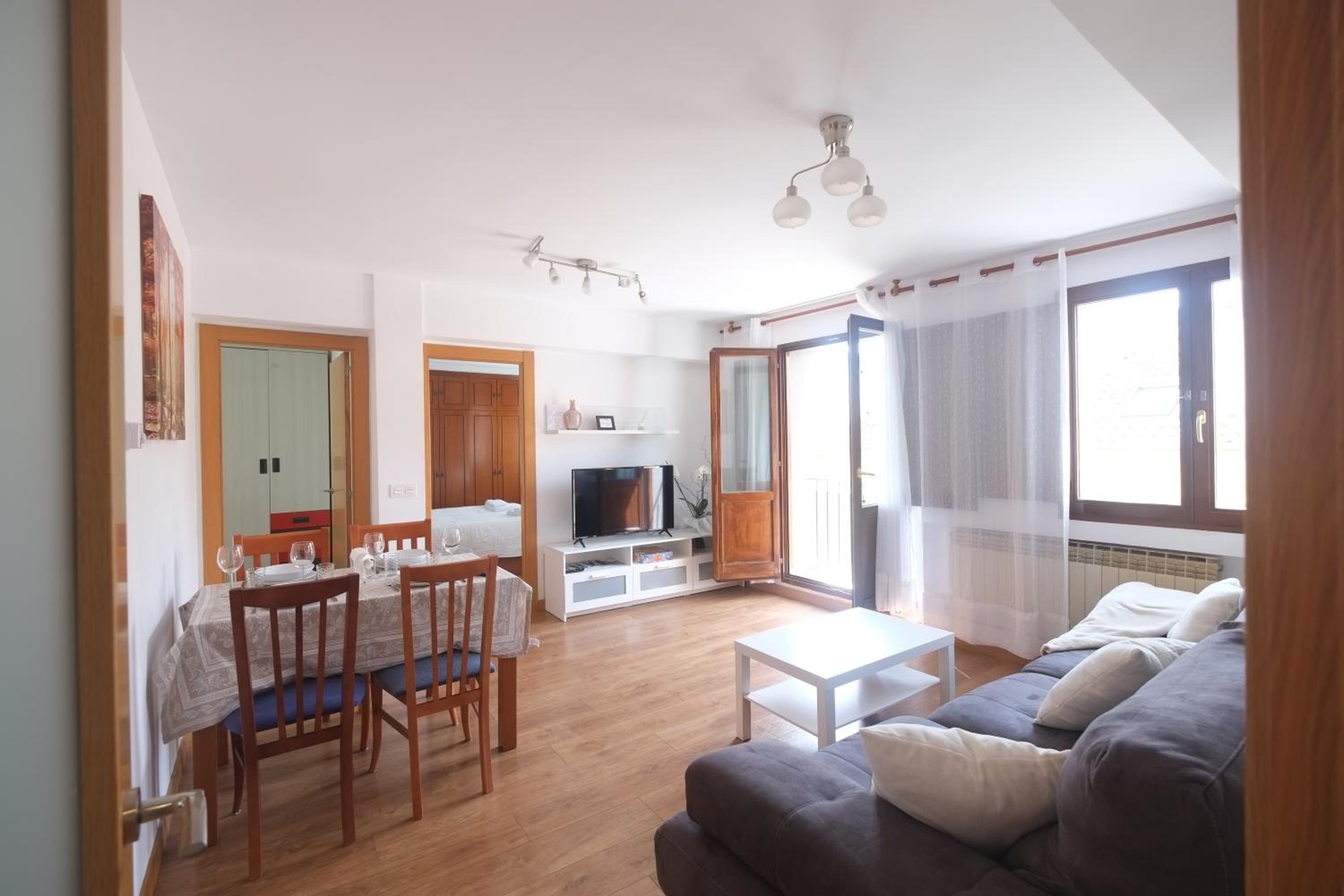 Three-Bedroom Apartment photo 2