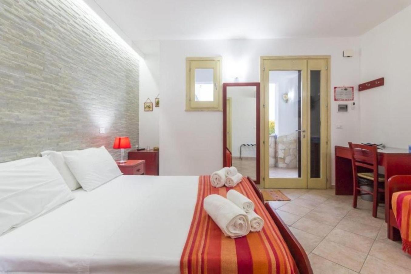 Standard Triple Room - Photo 2