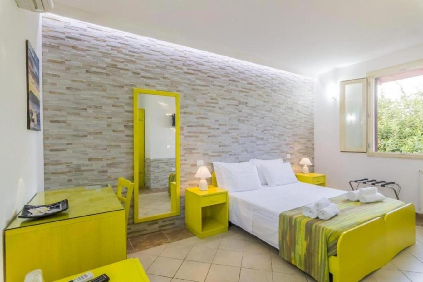 Double Room - Photo 2