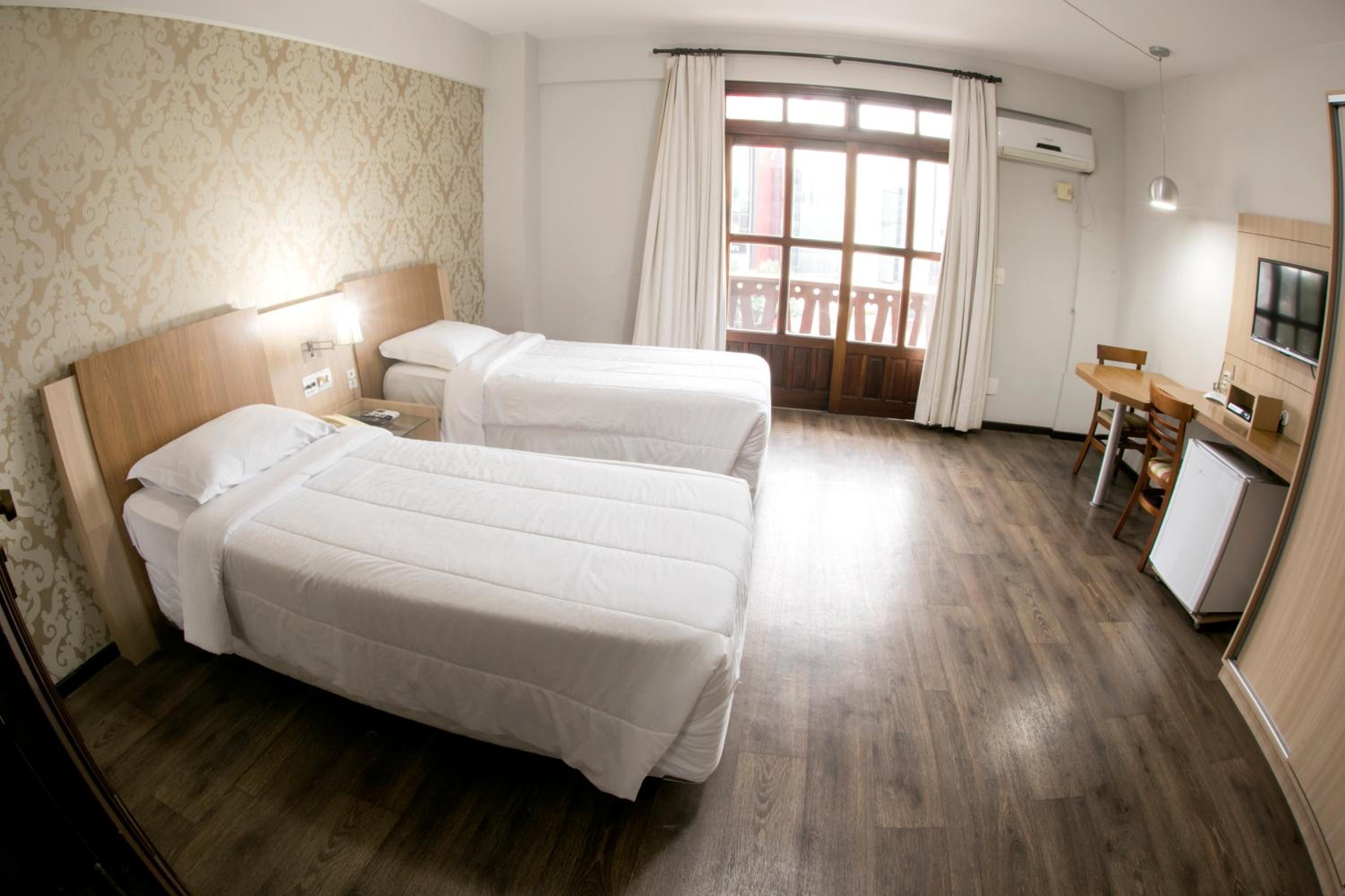 Standard Twin Room - Photo 6