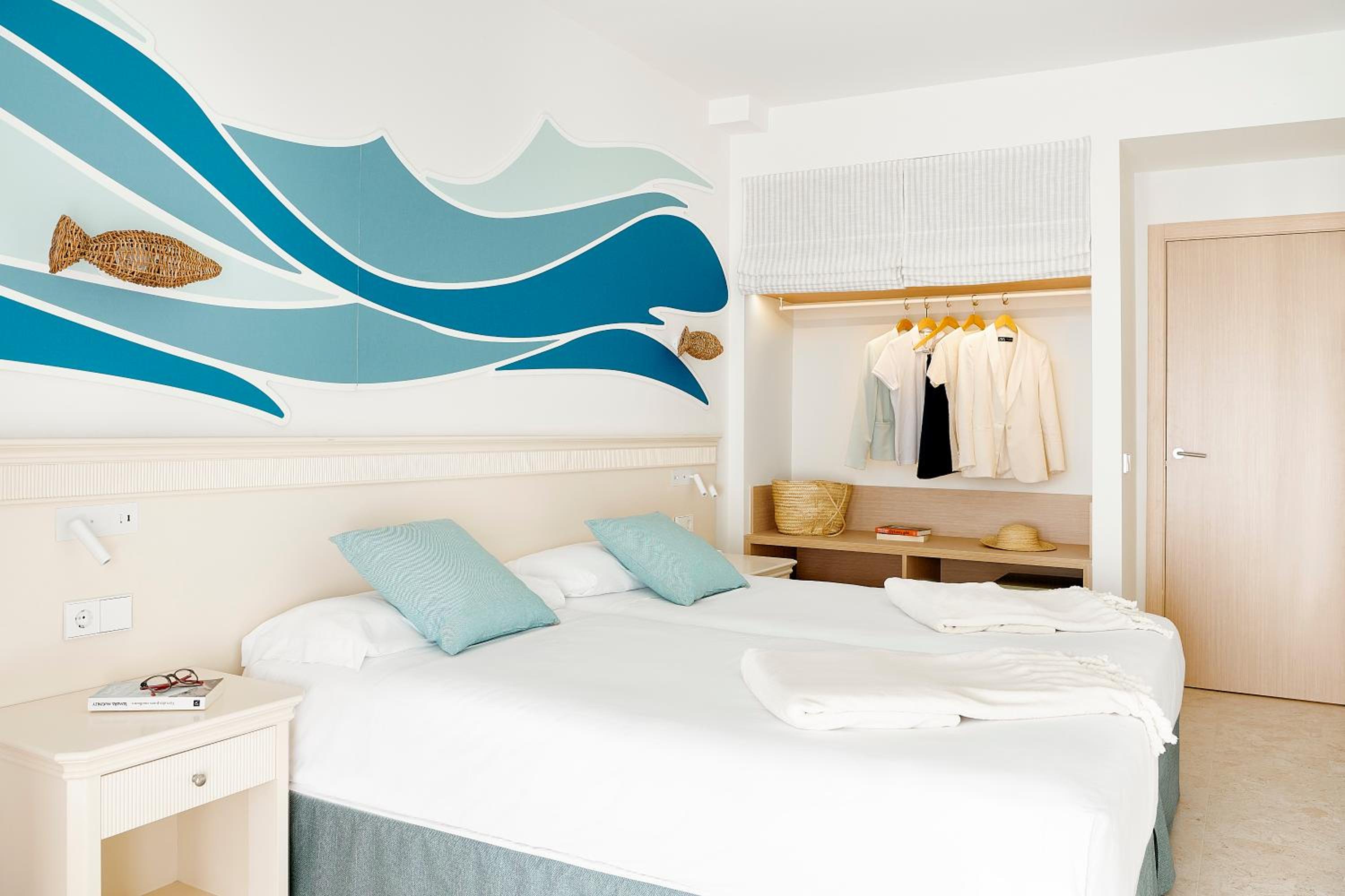 Family Suite Sea View Priority Location Single Use
