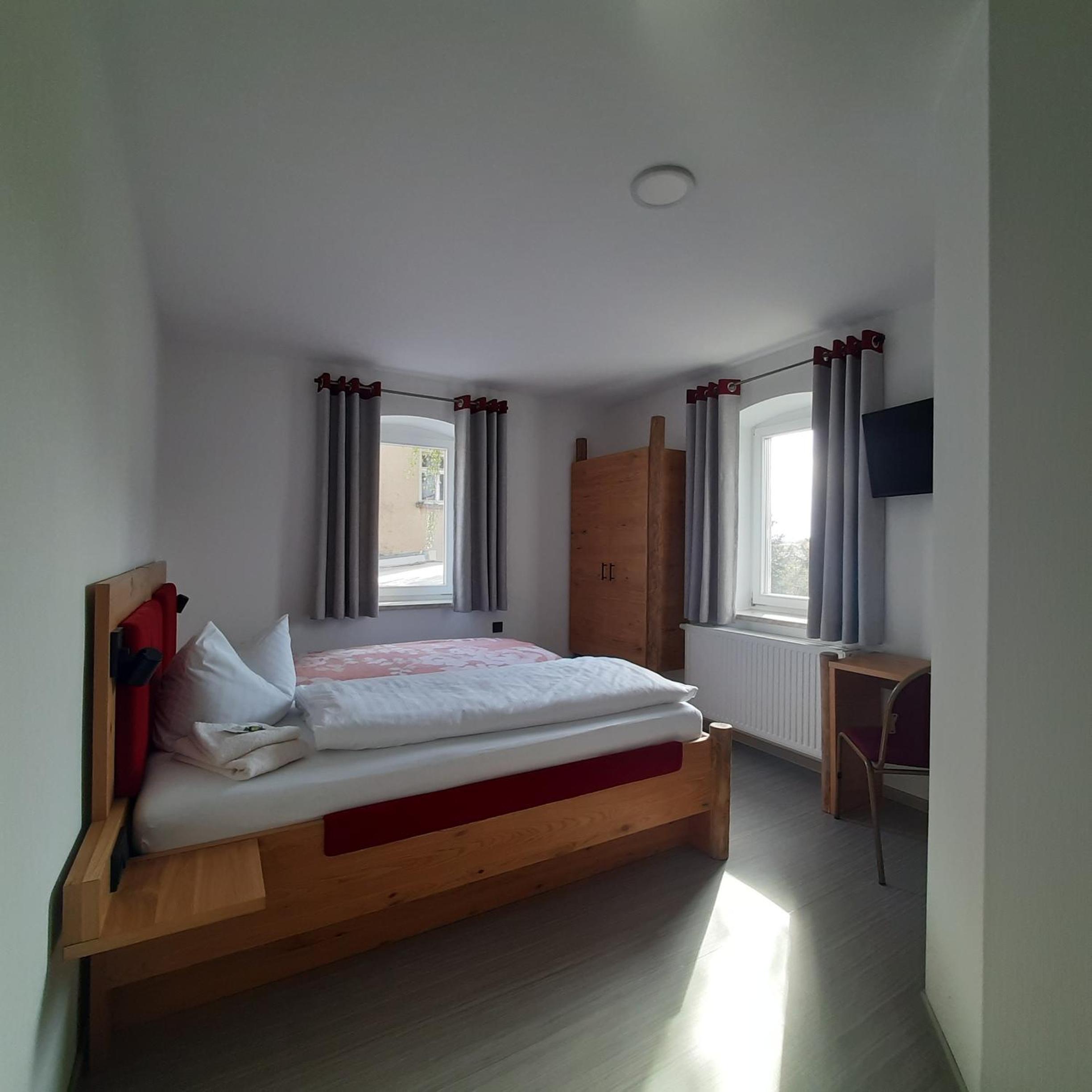 Single Room photo 3