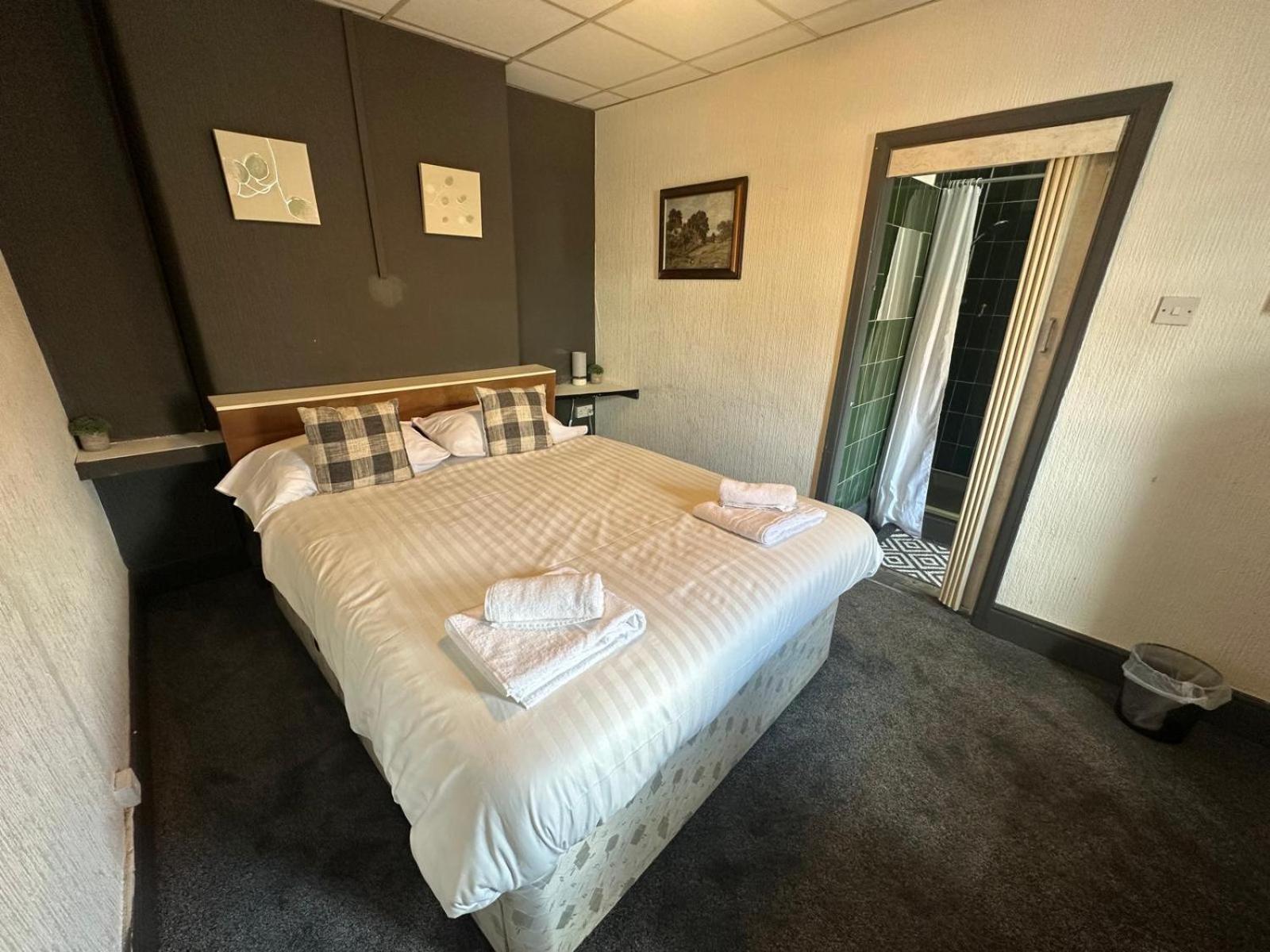 Double Room with Private Bathroom