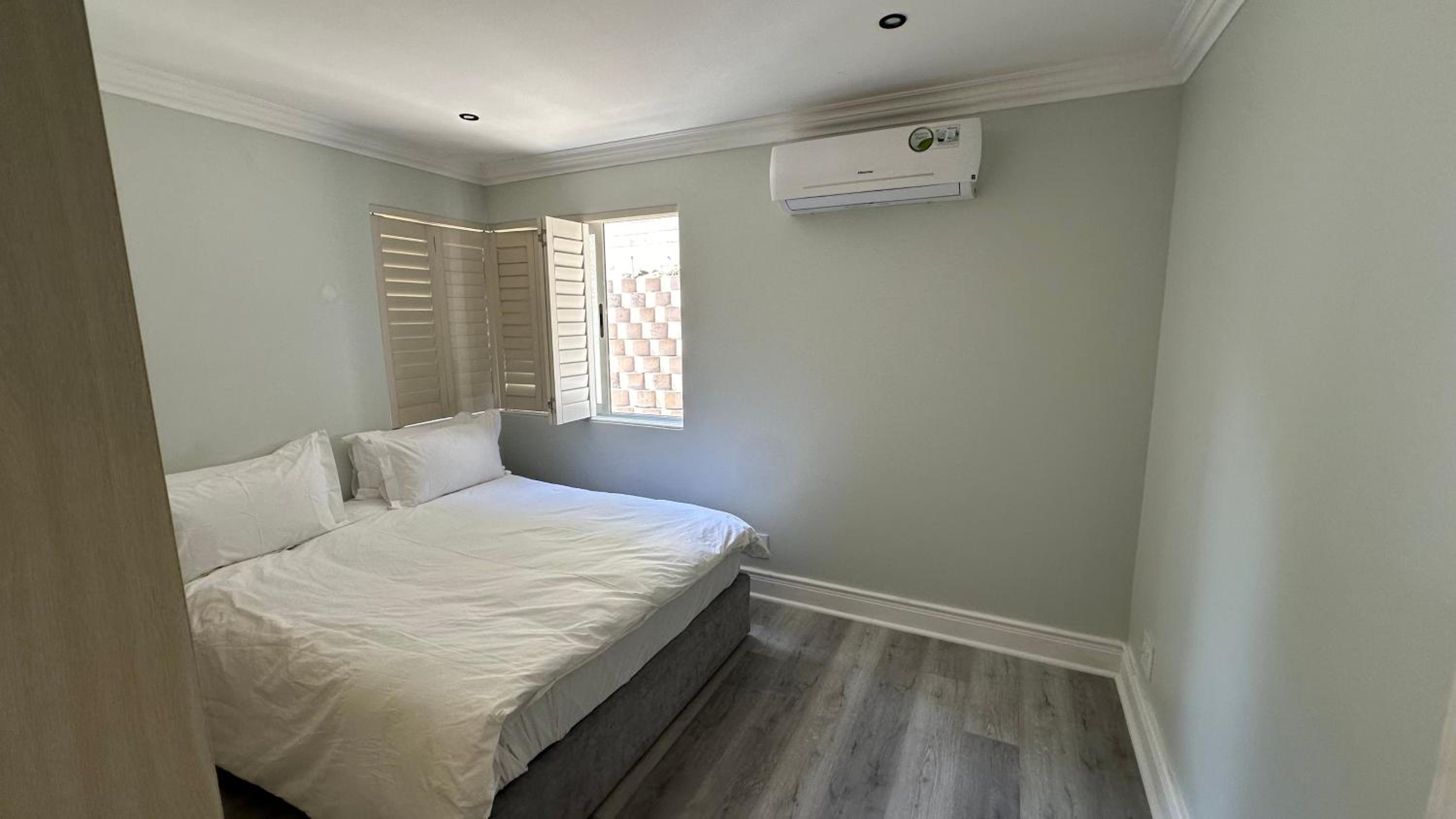 Family Room - Photo 4