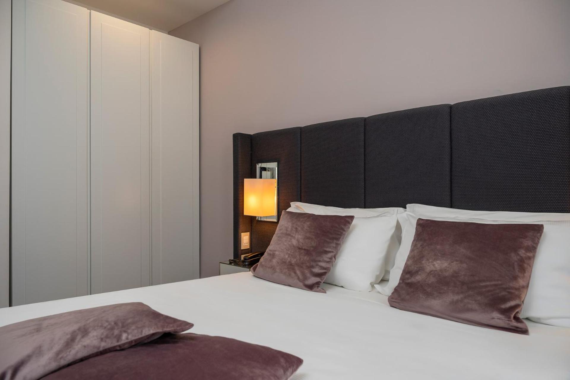 Suite - Photo 3