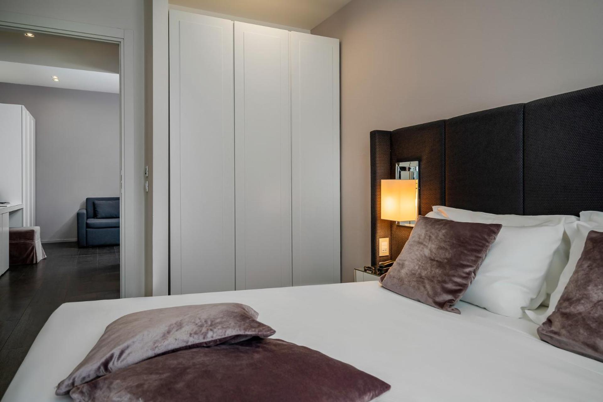 Suite - Photo 2