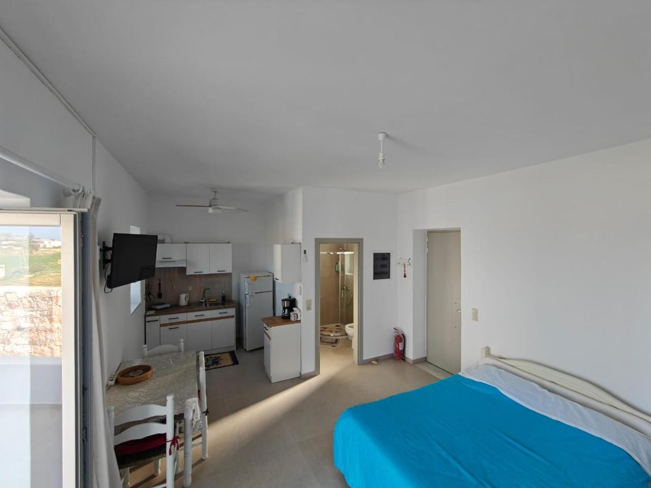 One-Bedroom House photo 2