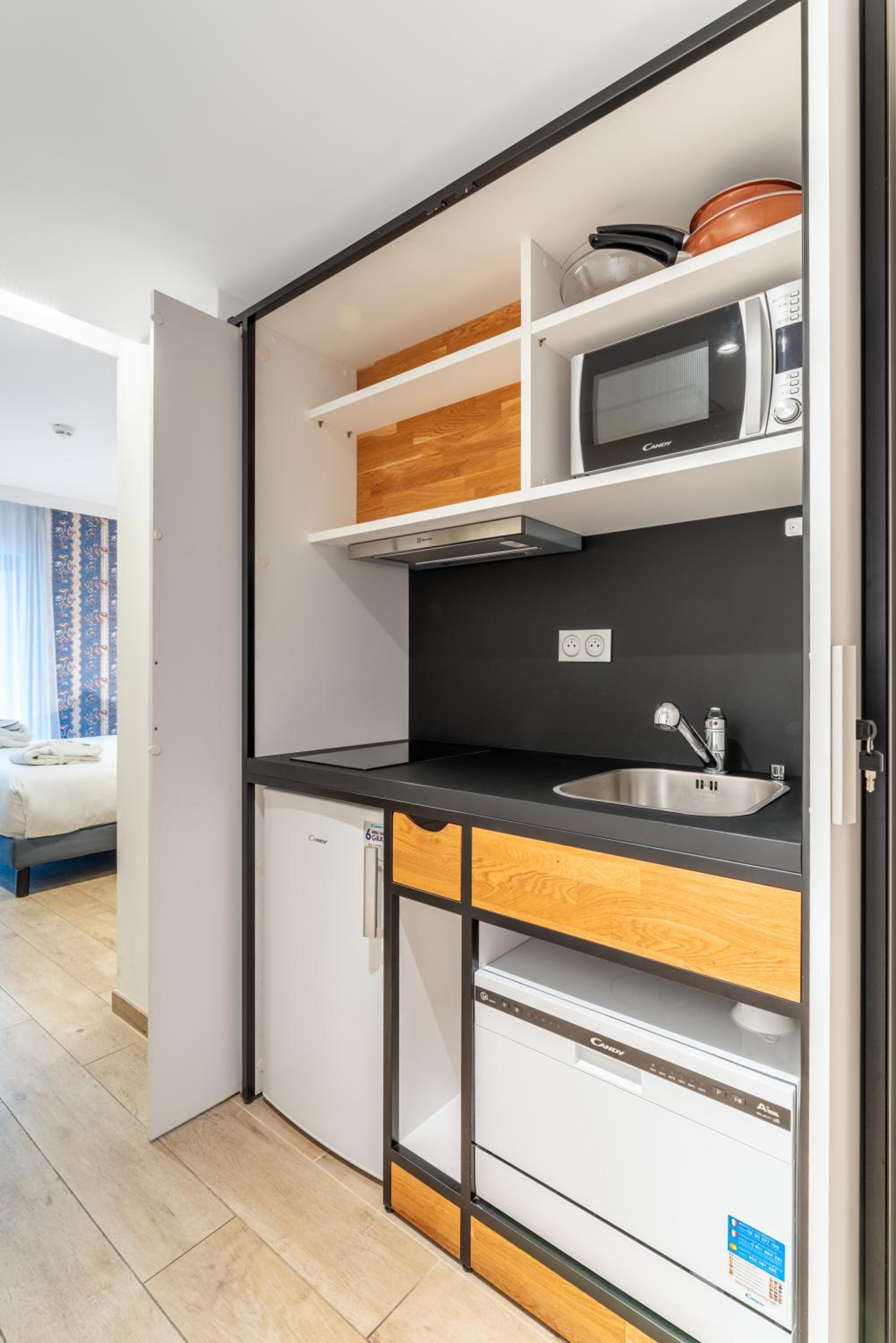 Double Suite with Balcony and One Double Sofa Bed