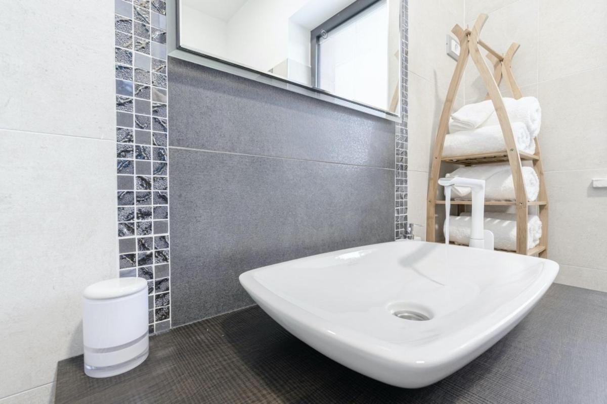 Villa with Private Pool photo 3