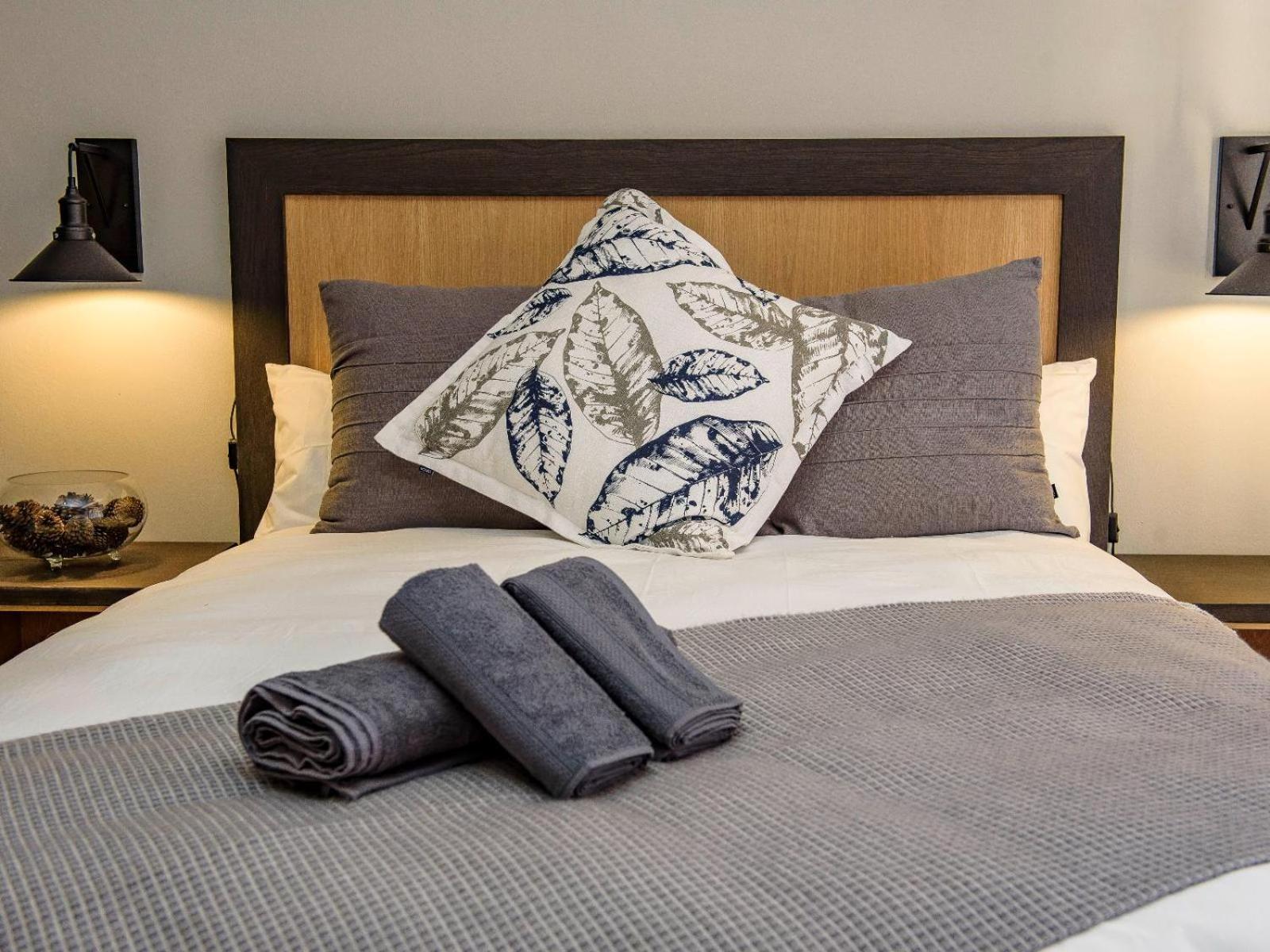 Deluxe Double Room with Bath - Photo 1