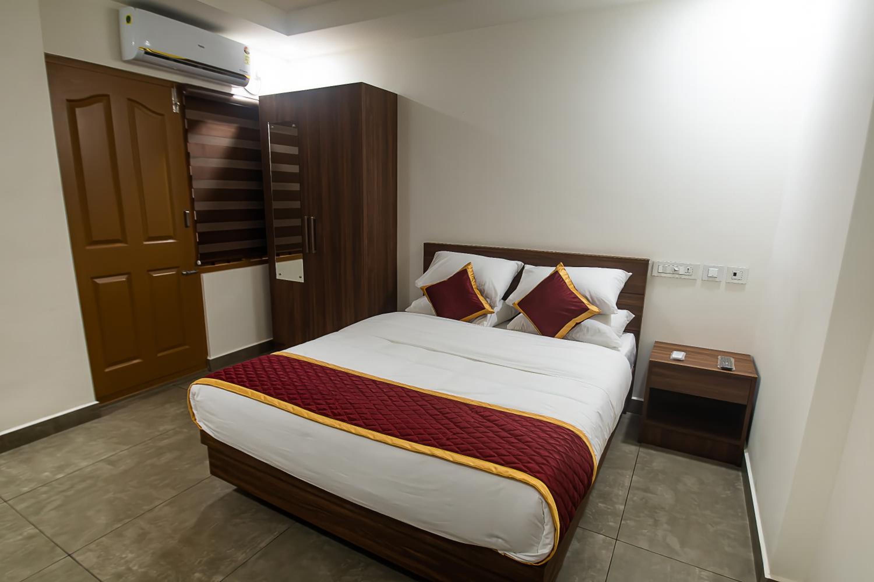 Deluxe Double Room with Balcony photo 1