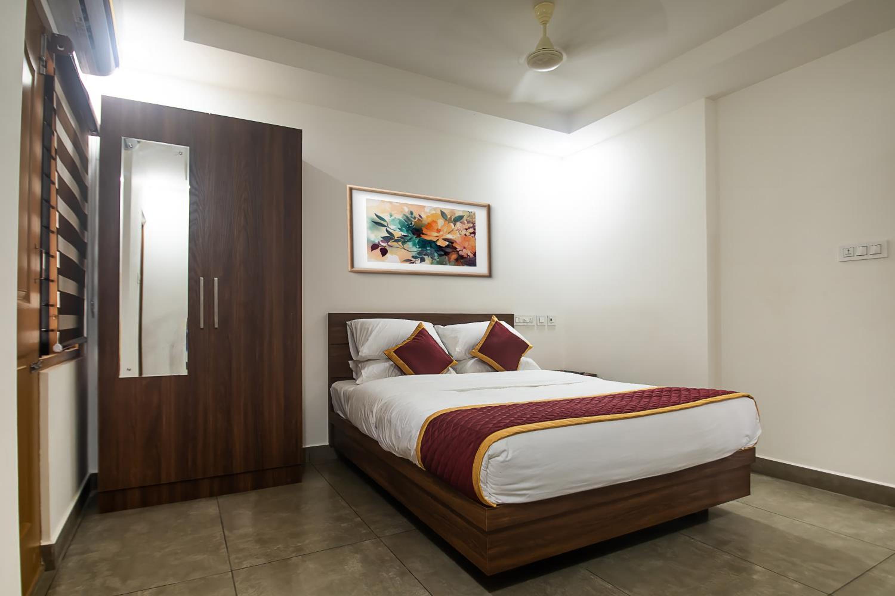 Deluxe Double Room with Balcony photo 2