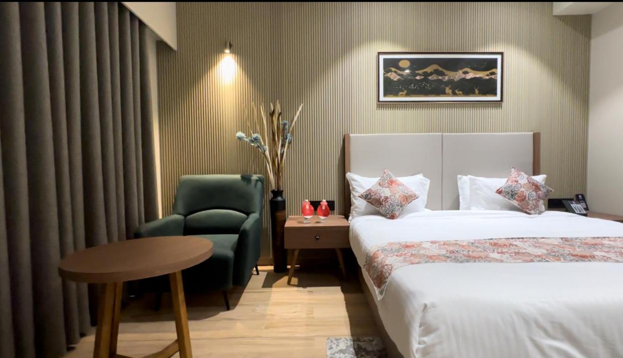 Suite - Photo 9