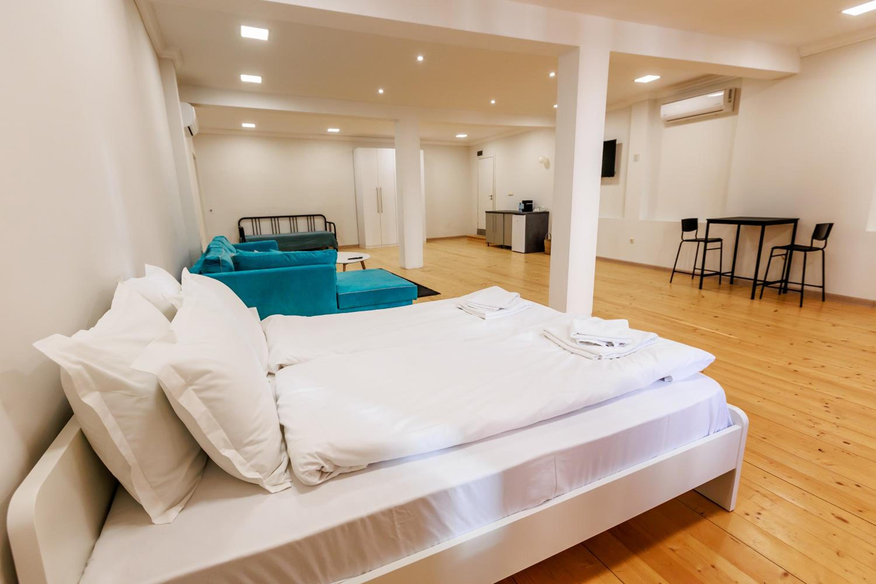 Superior Quadruple Room - Photo 1