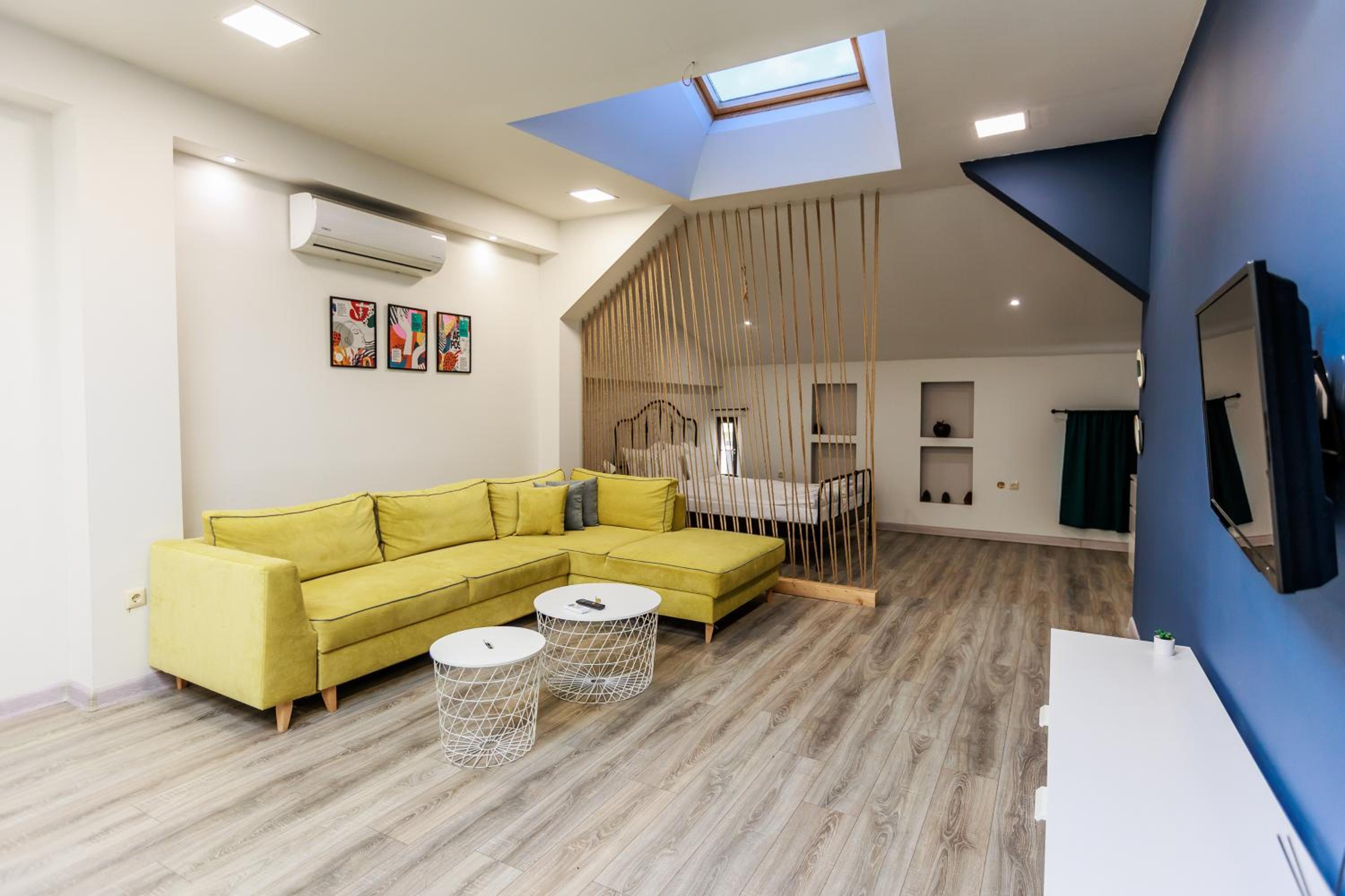 Large Double Room - Photo 1