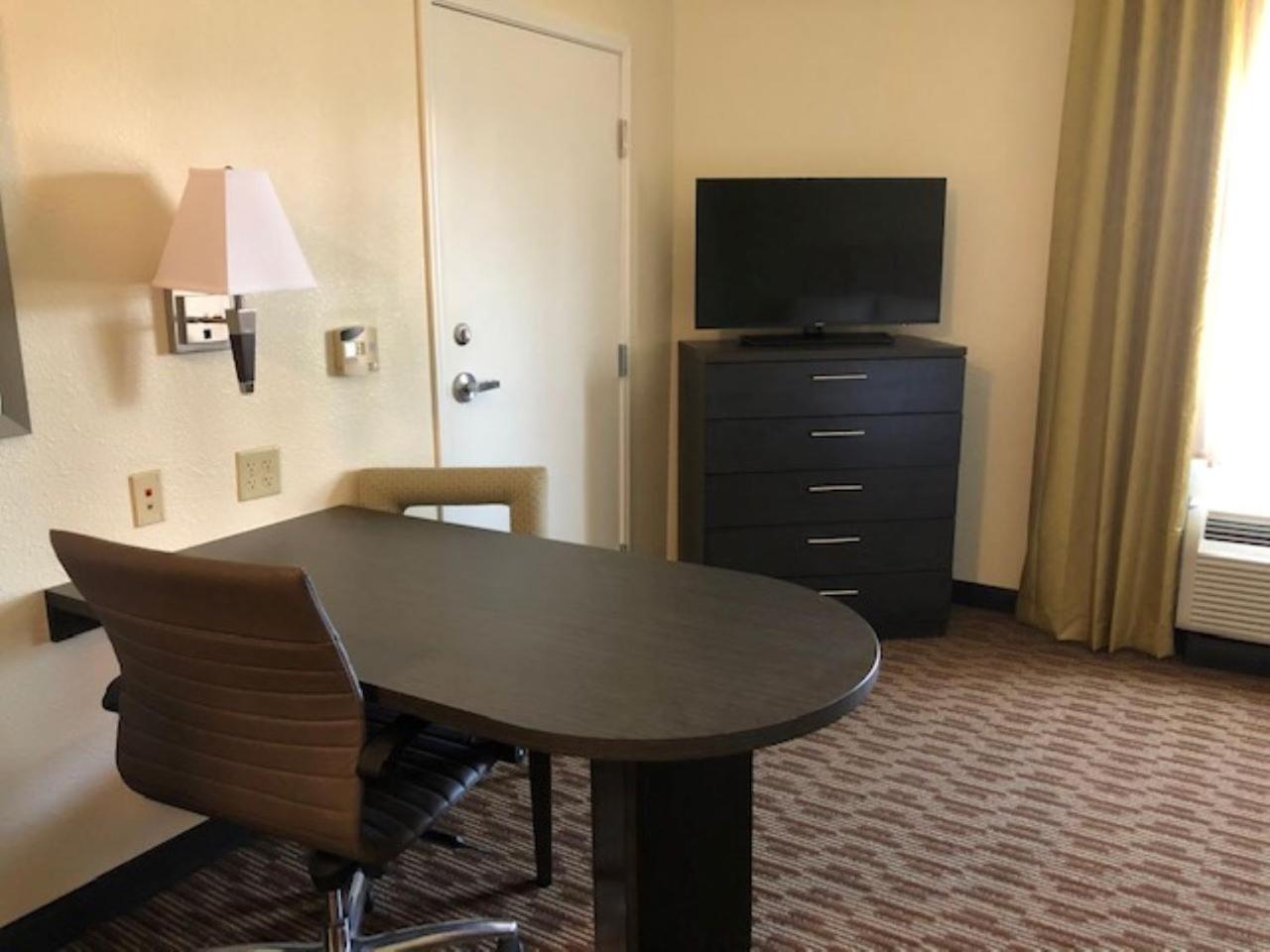 Queen Studio Suite with Roll In Shower - Mobility Accessible - Photo 1