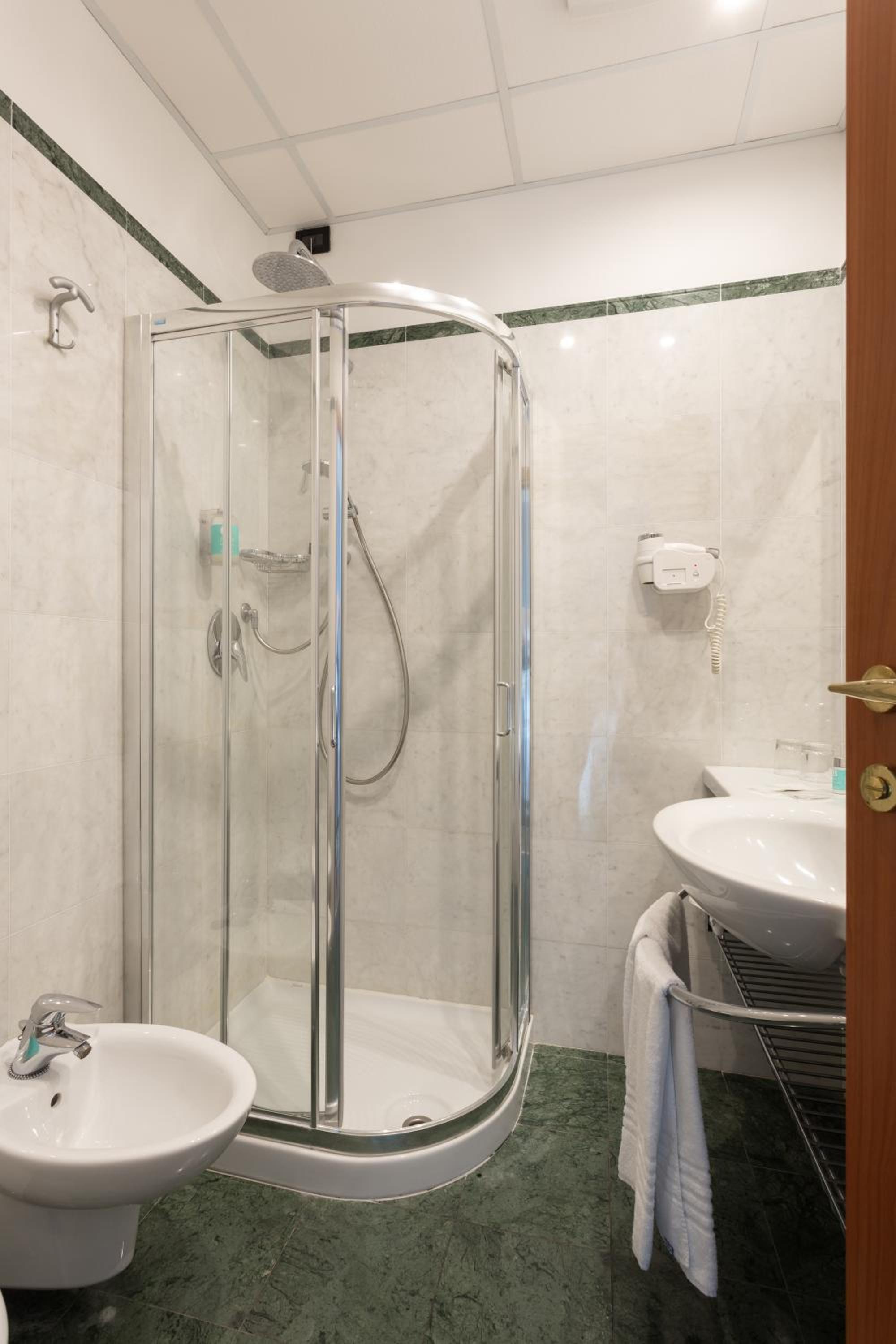 Triple Room with Sea View - Photo 7
