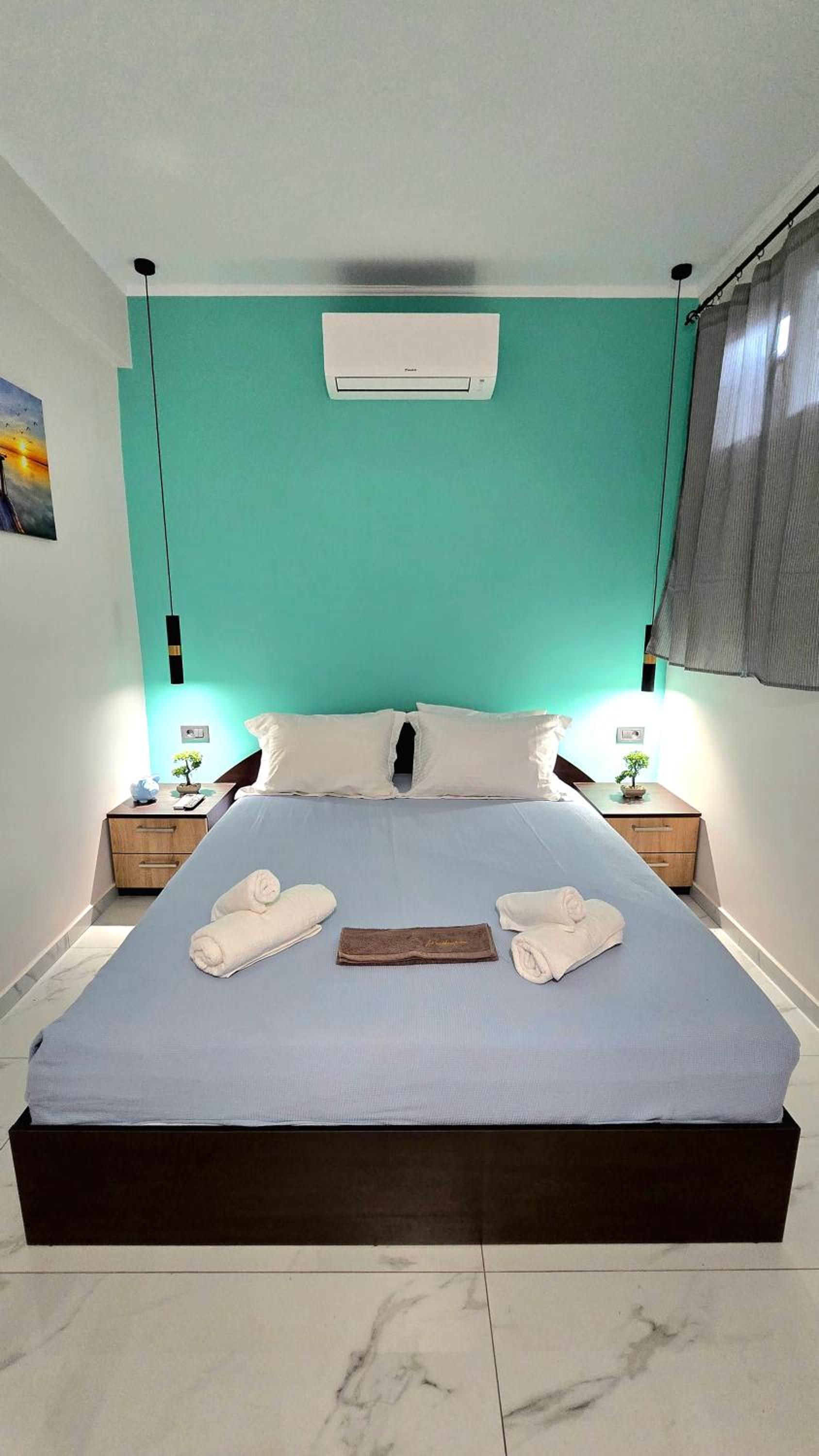 One-Bedroom House photo 1