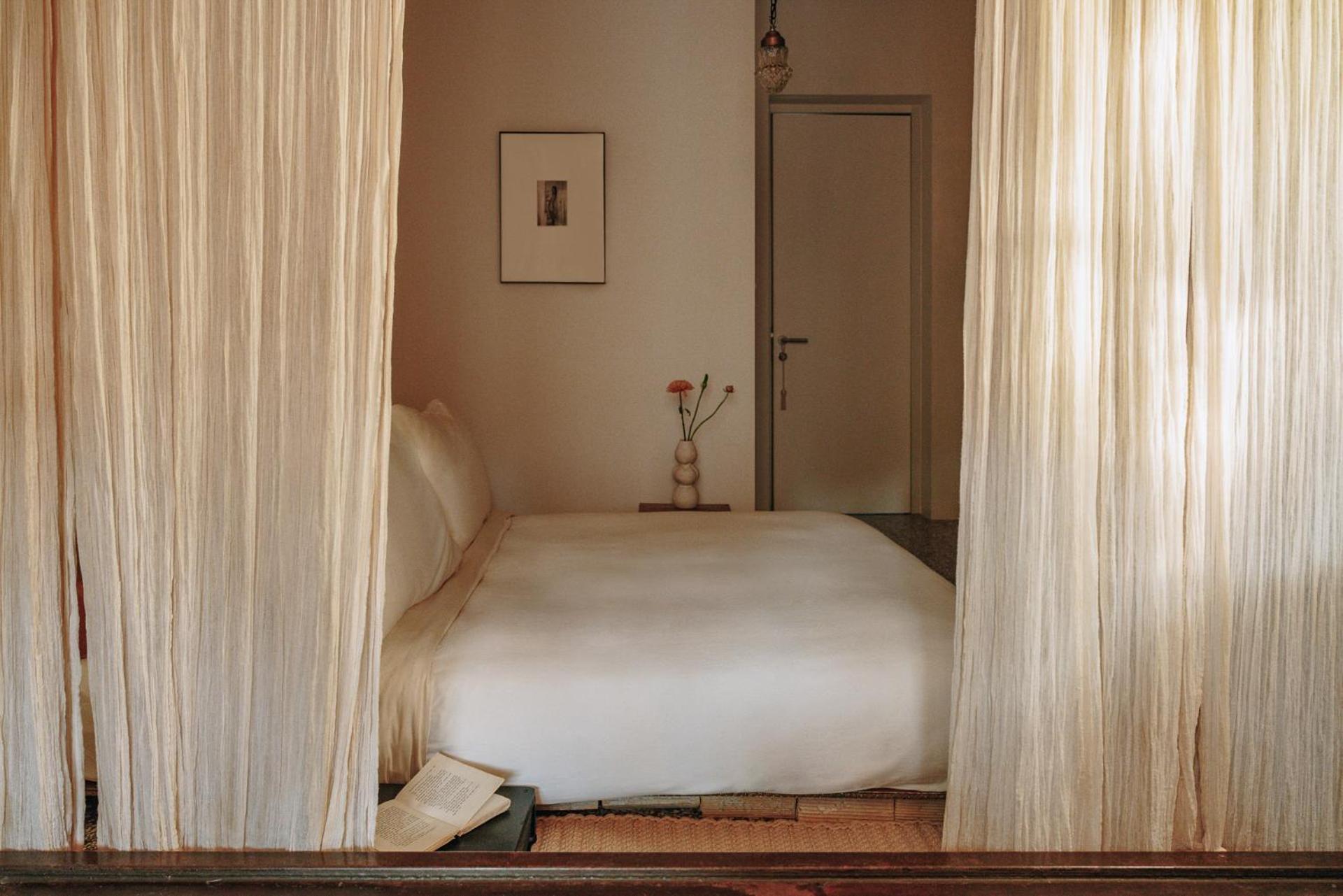 Velvet room photo 3