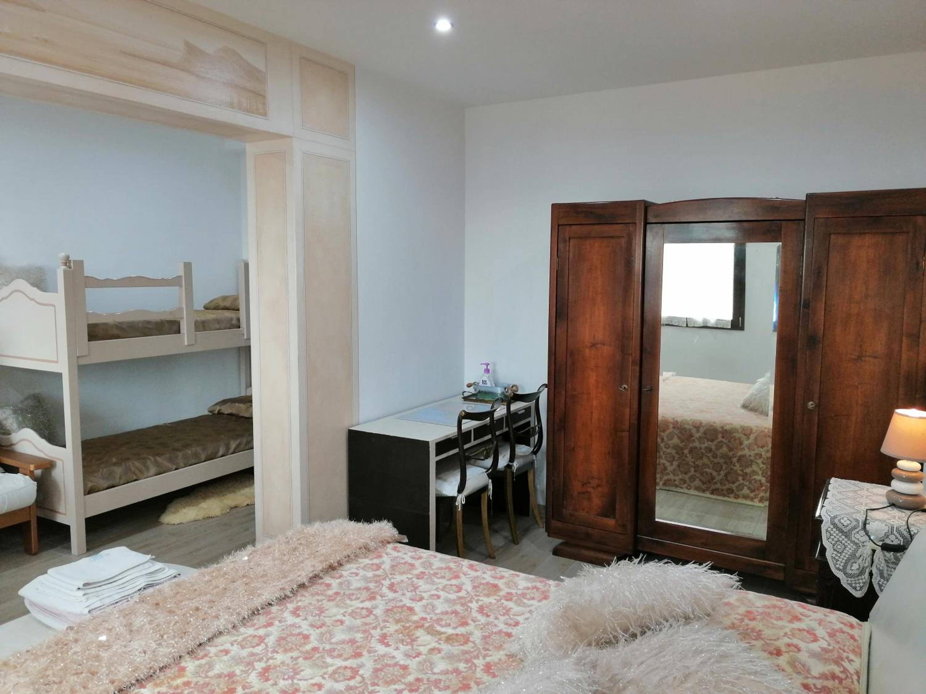Family Room with Private Bathroom - Photo 6