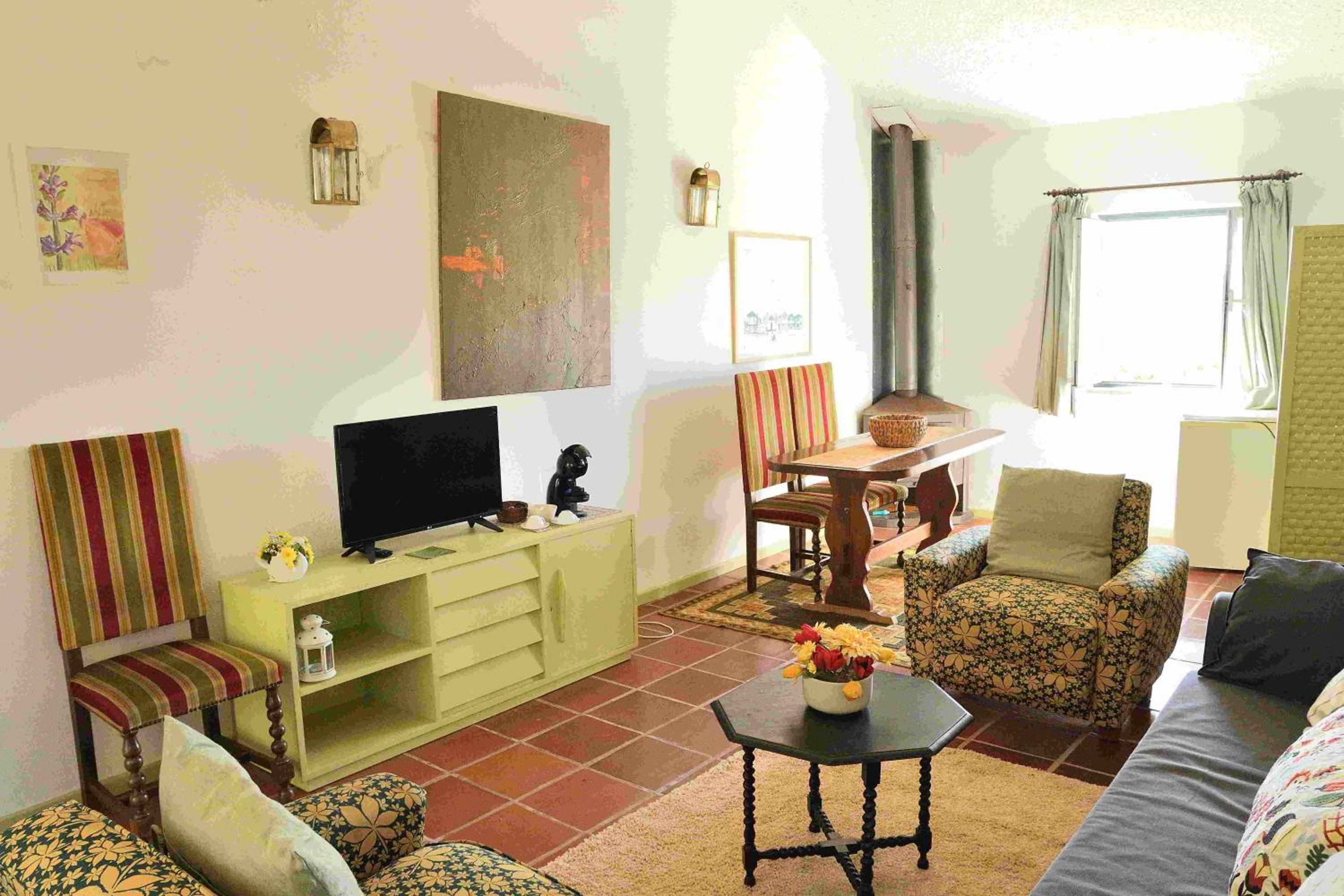 One-Bedroom Apartment photo 3